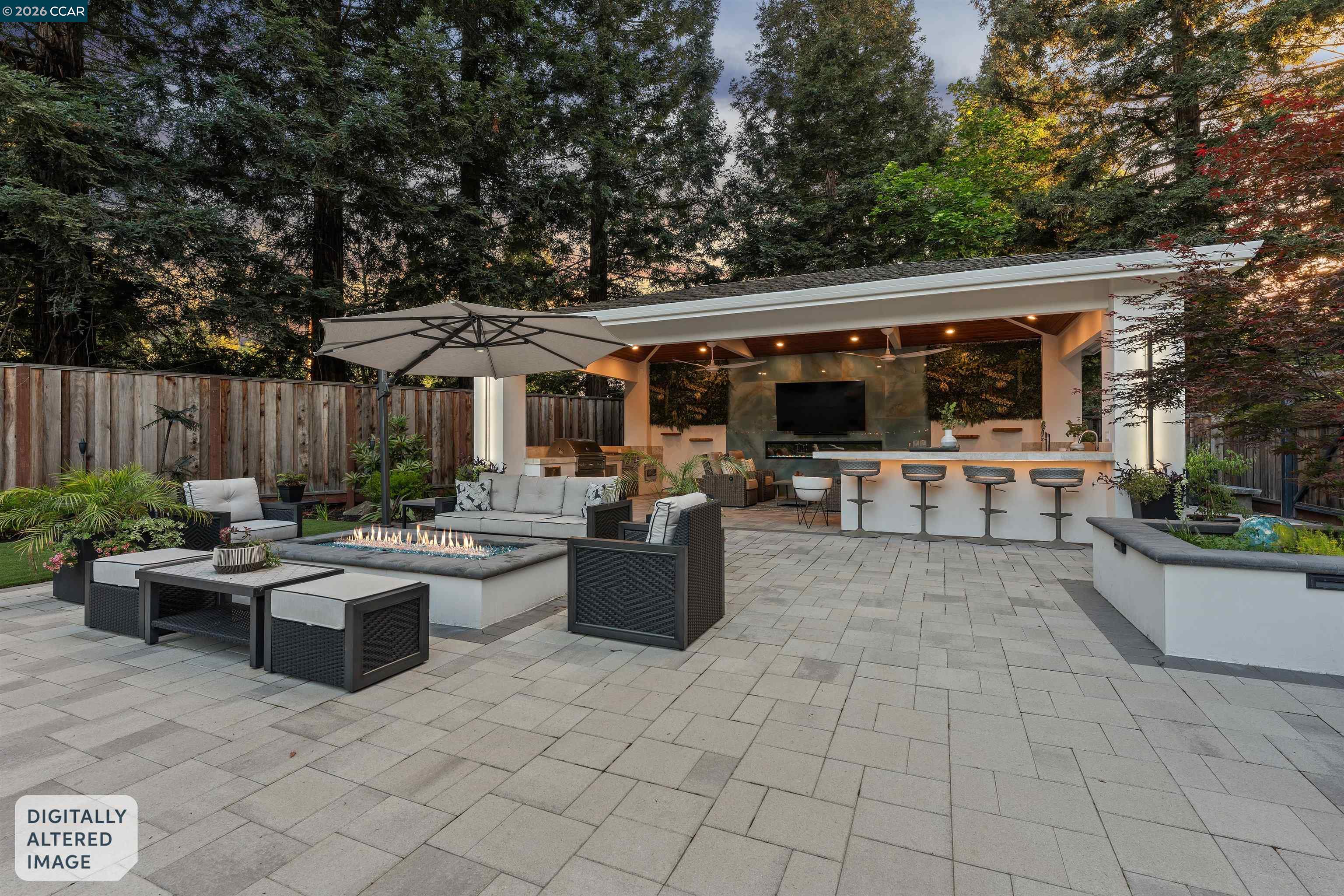 2348 Holly Oak Dr