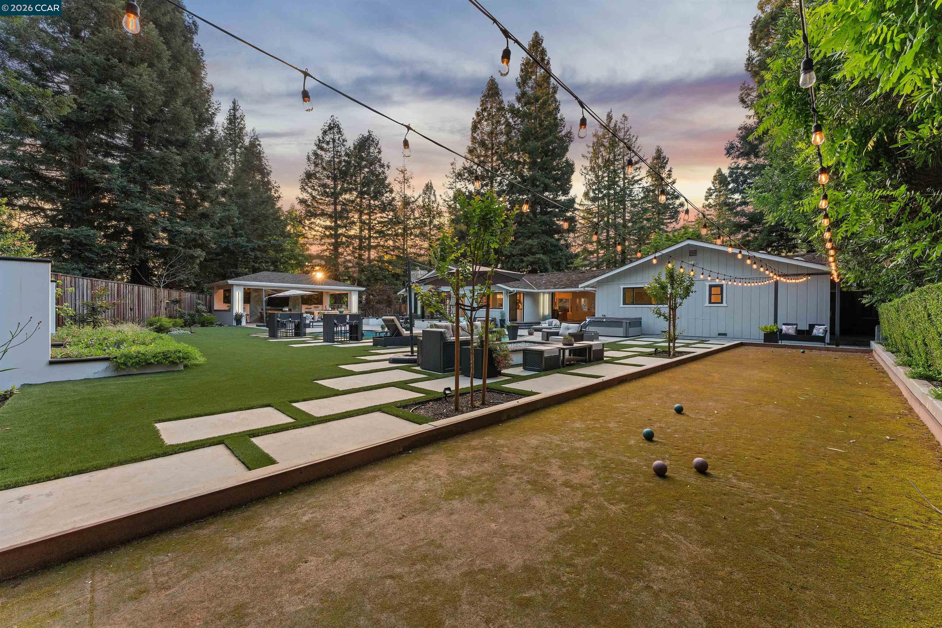 2348 Holly Oak Dr