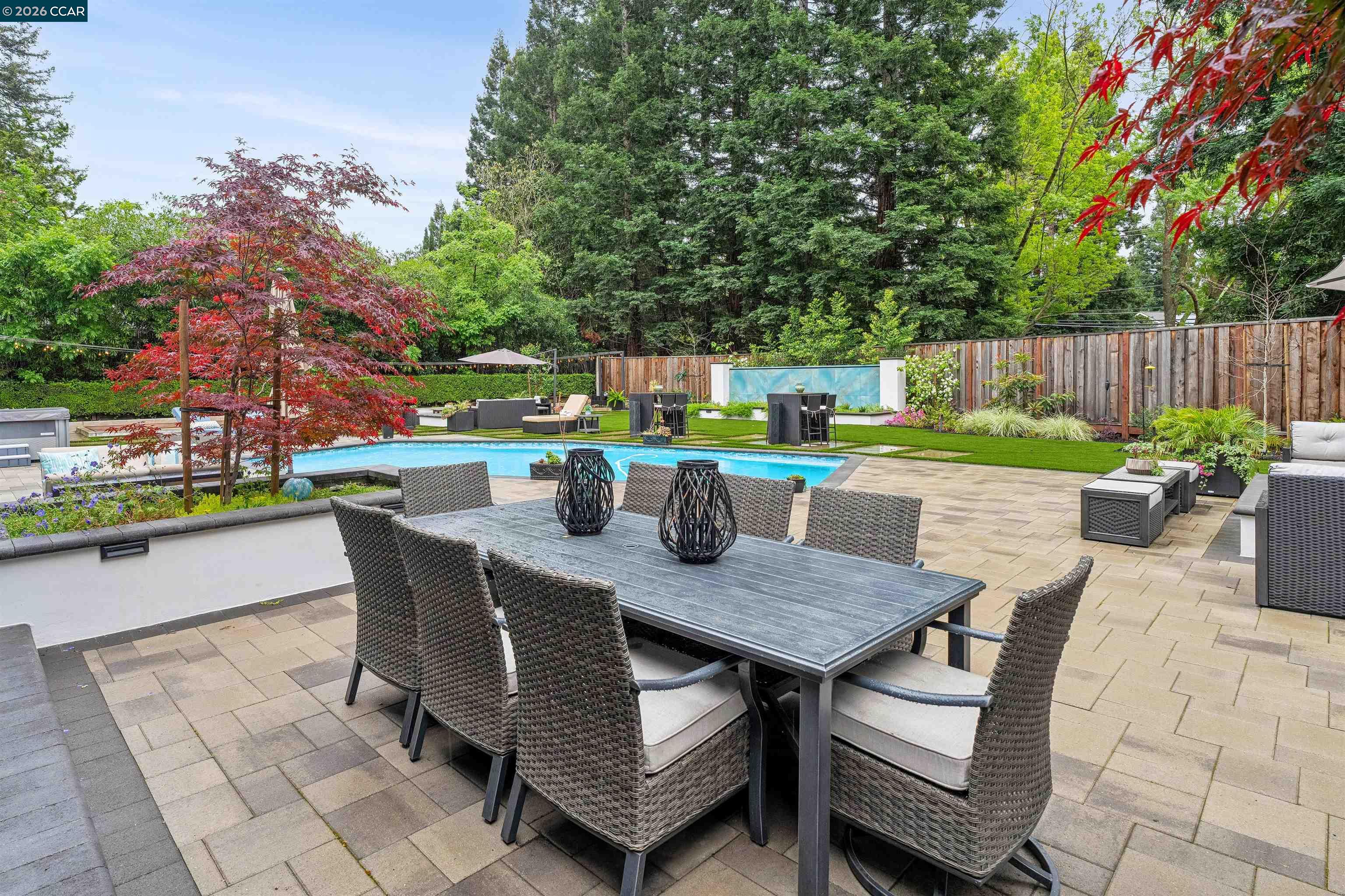 2348 Holly Oak Dr