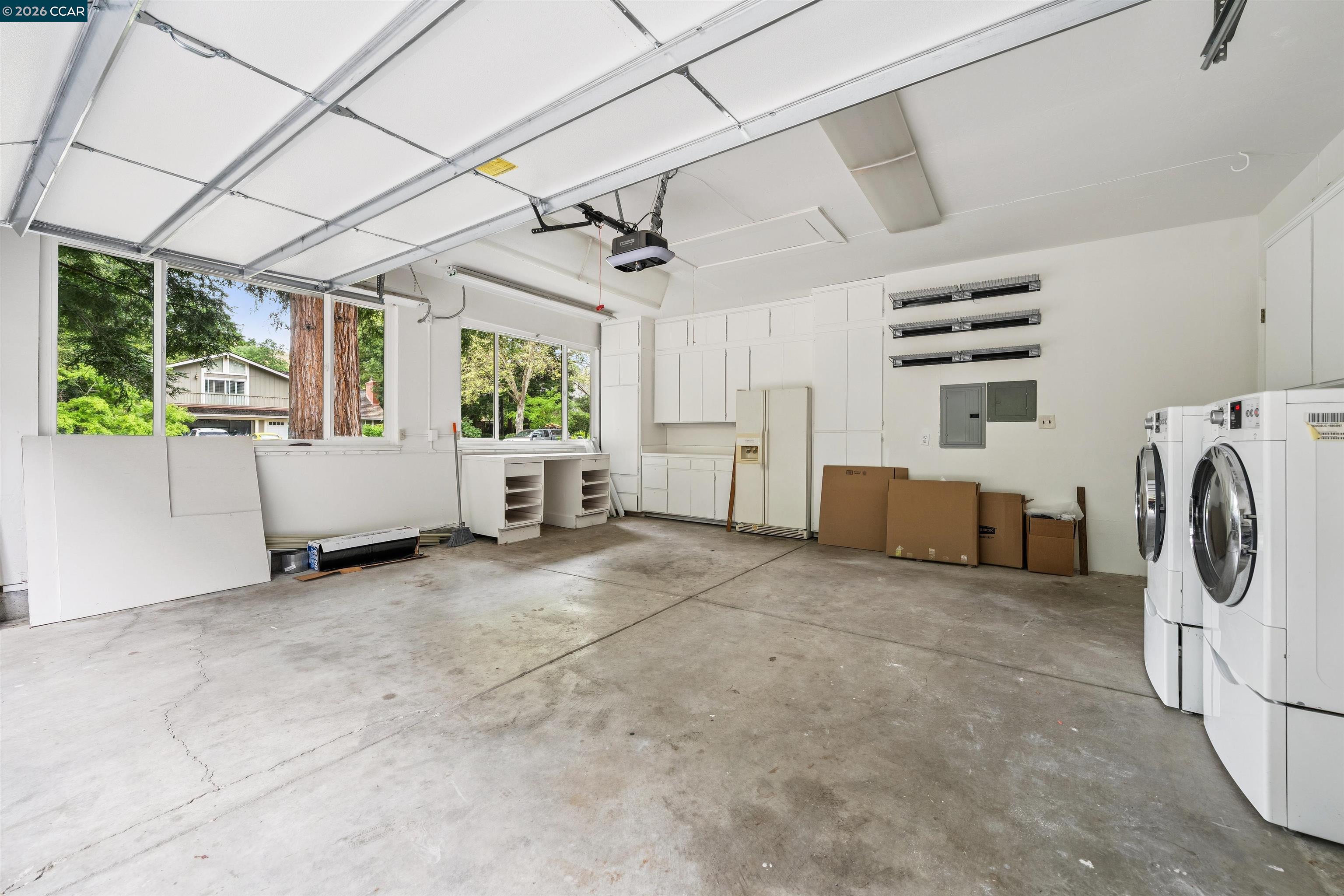 2348 Holly Oak Dr