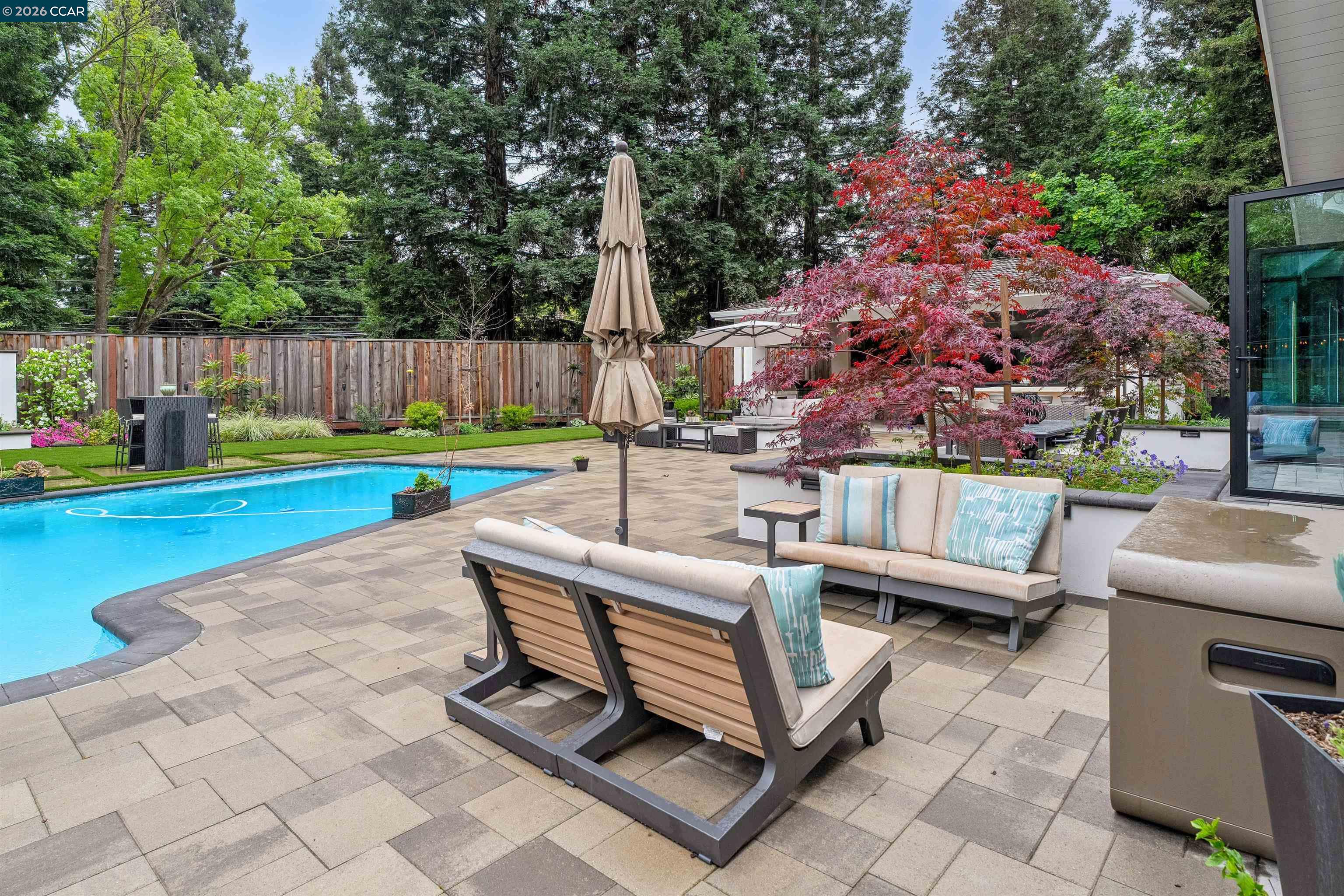 2348 Holly Oak Dr