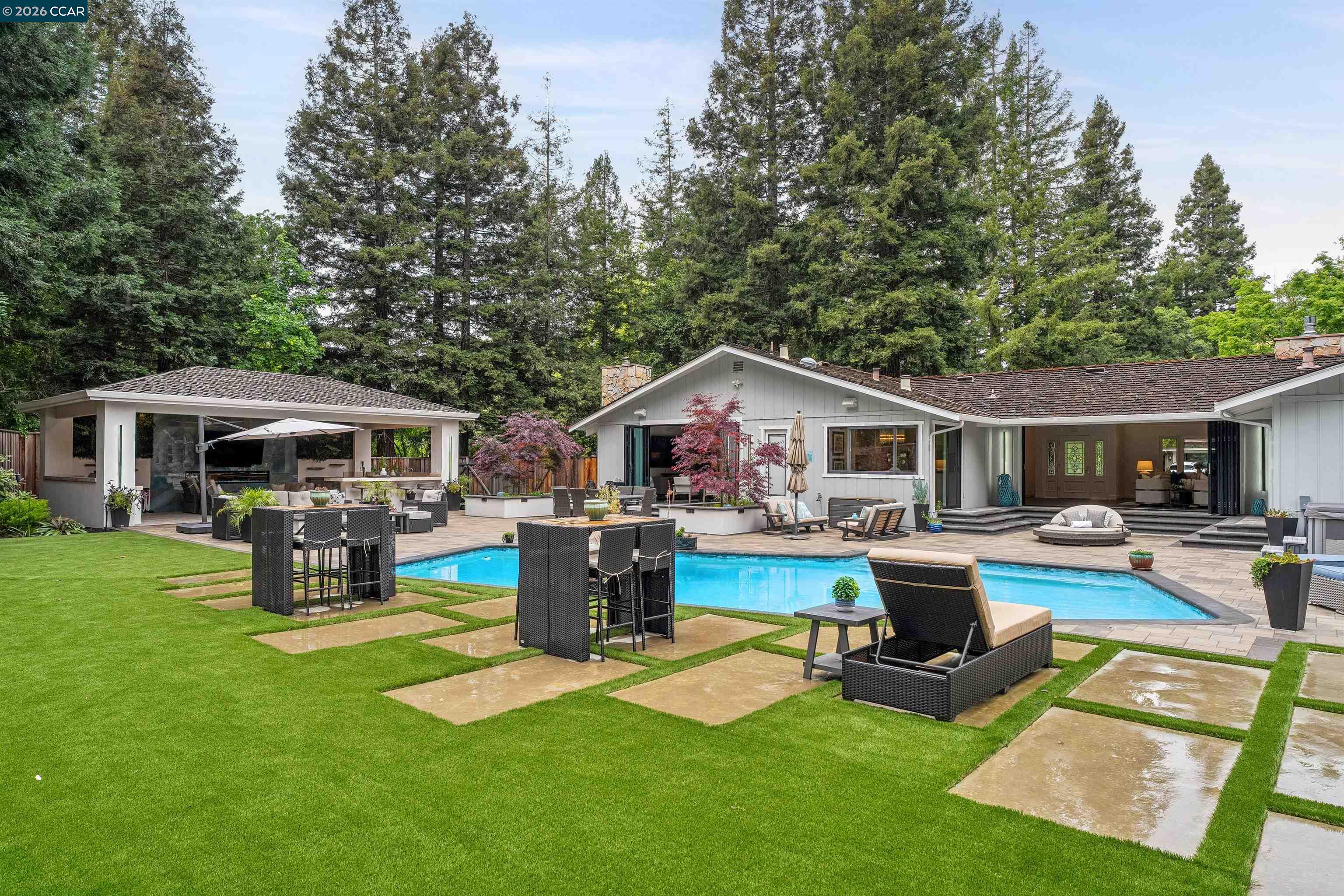 2348 Holly Oak Dr
