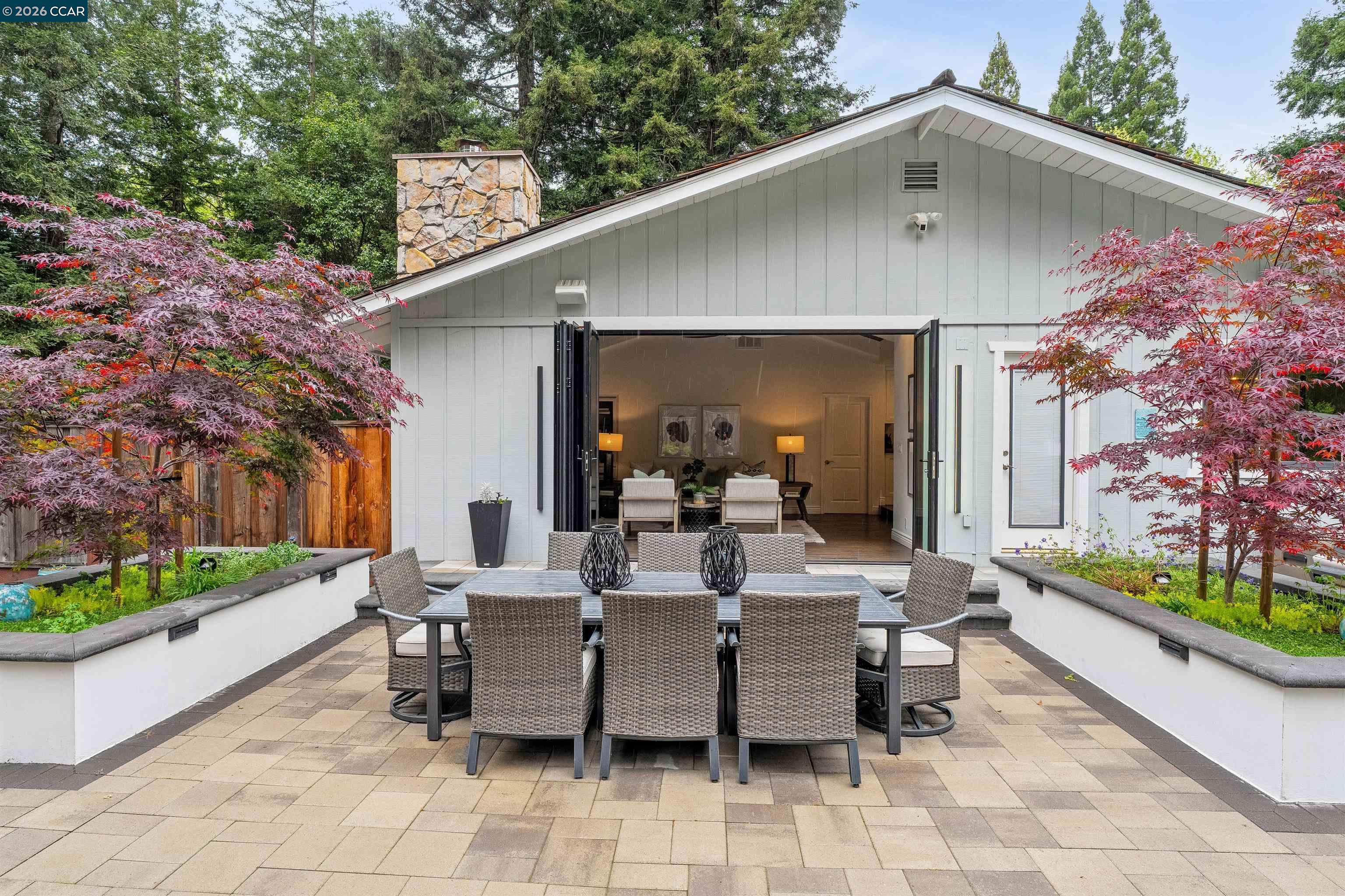 2348 Holly Oak Dr