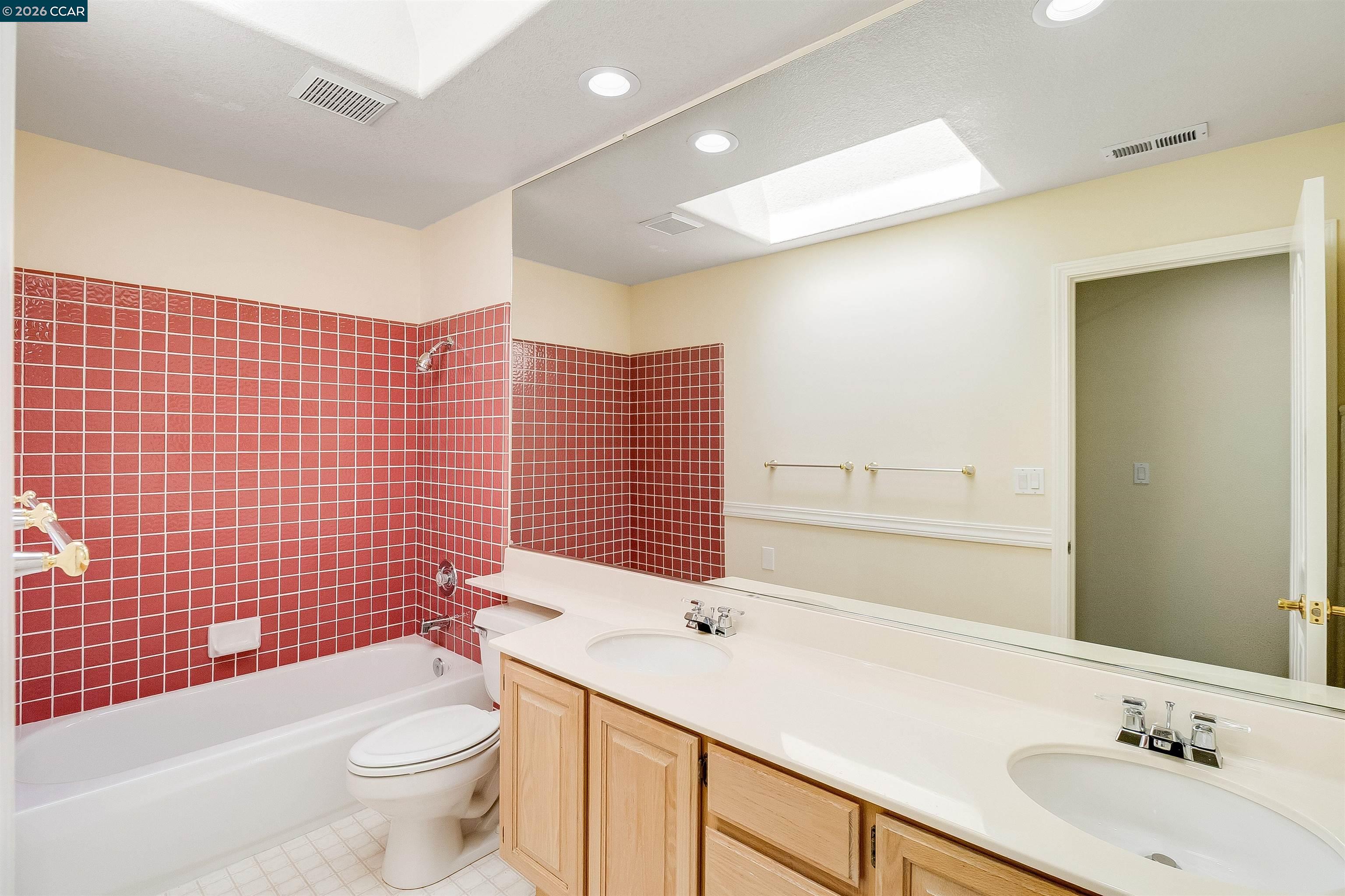220 Valley Glen Ln