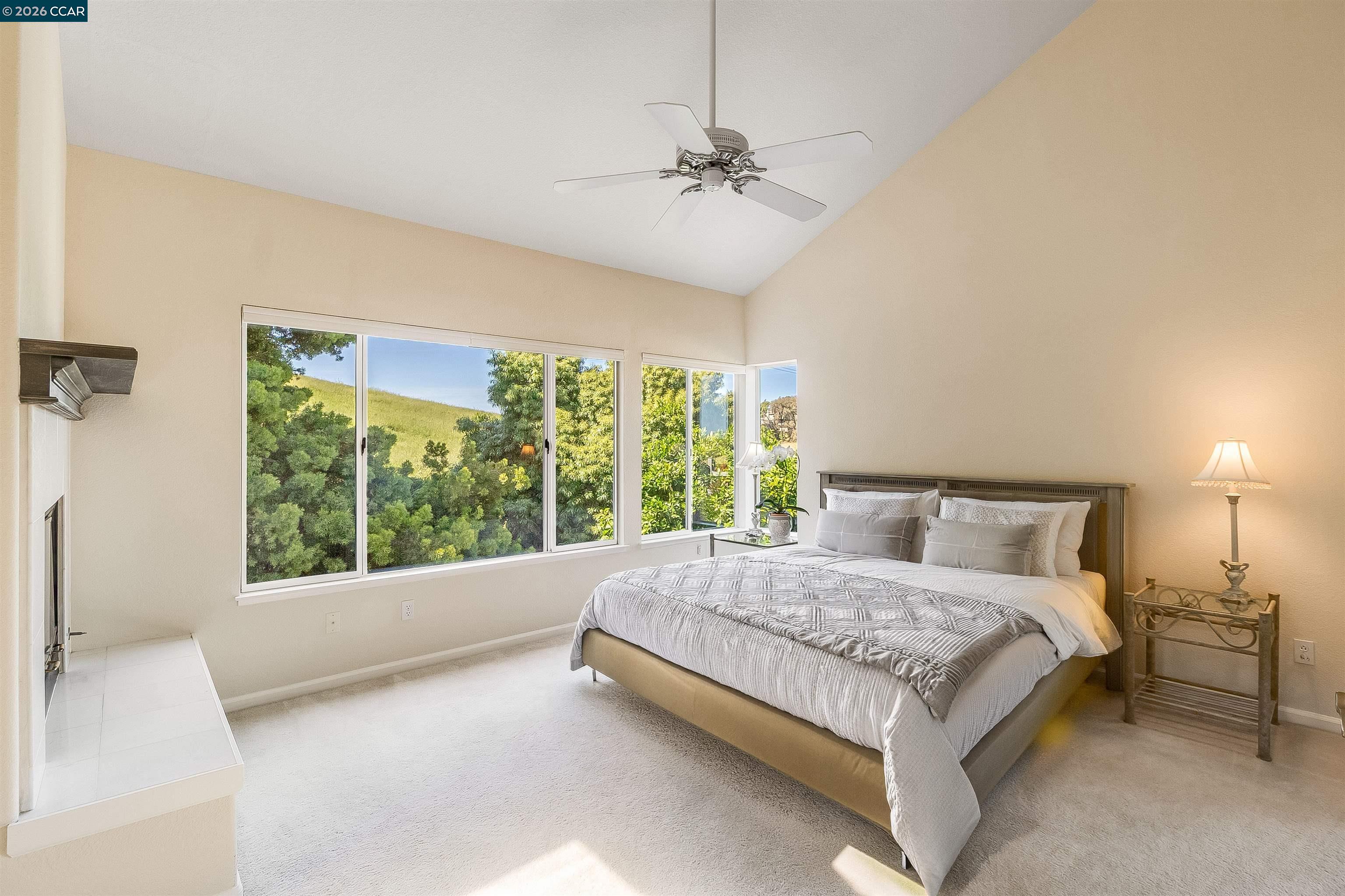 220 Valley Glen Ln