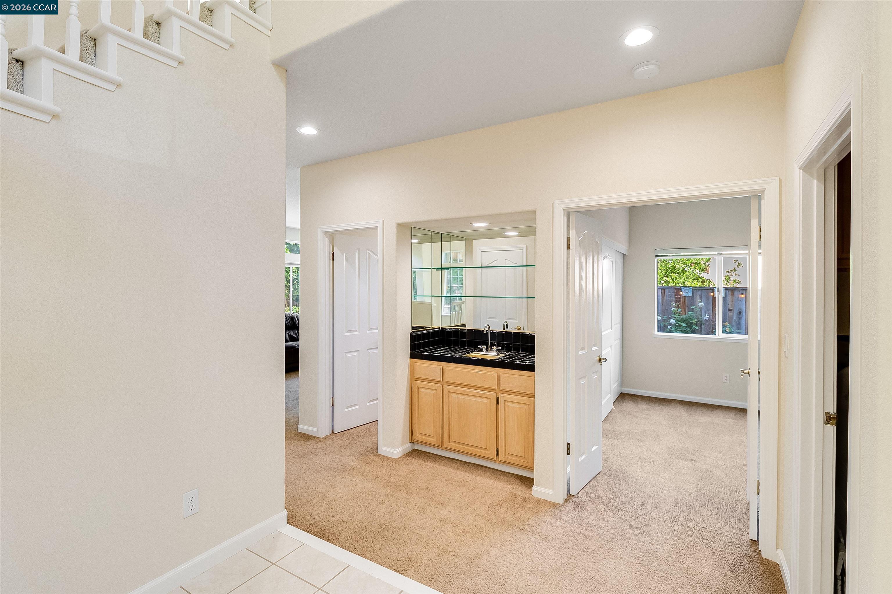 220 Valley Glen Ln
