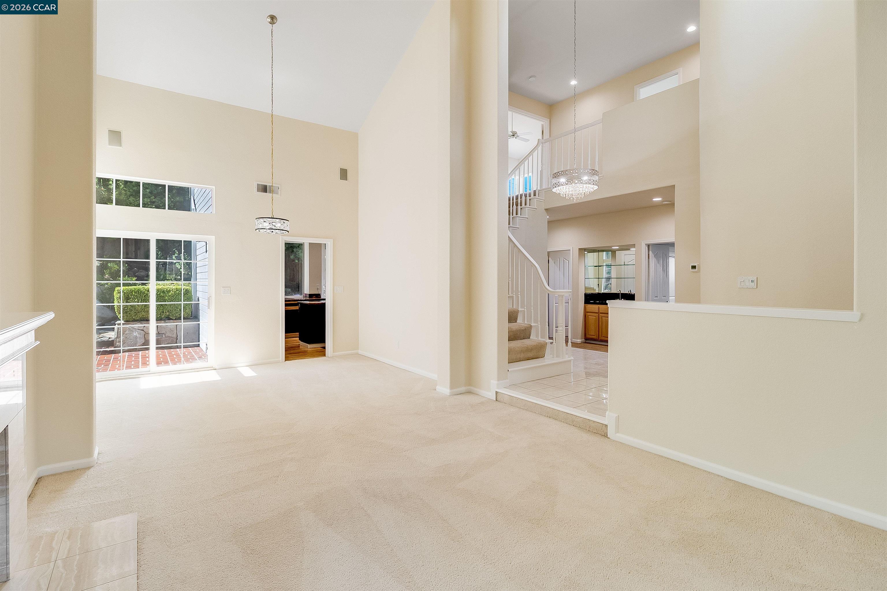 220 Valley Glen Ln