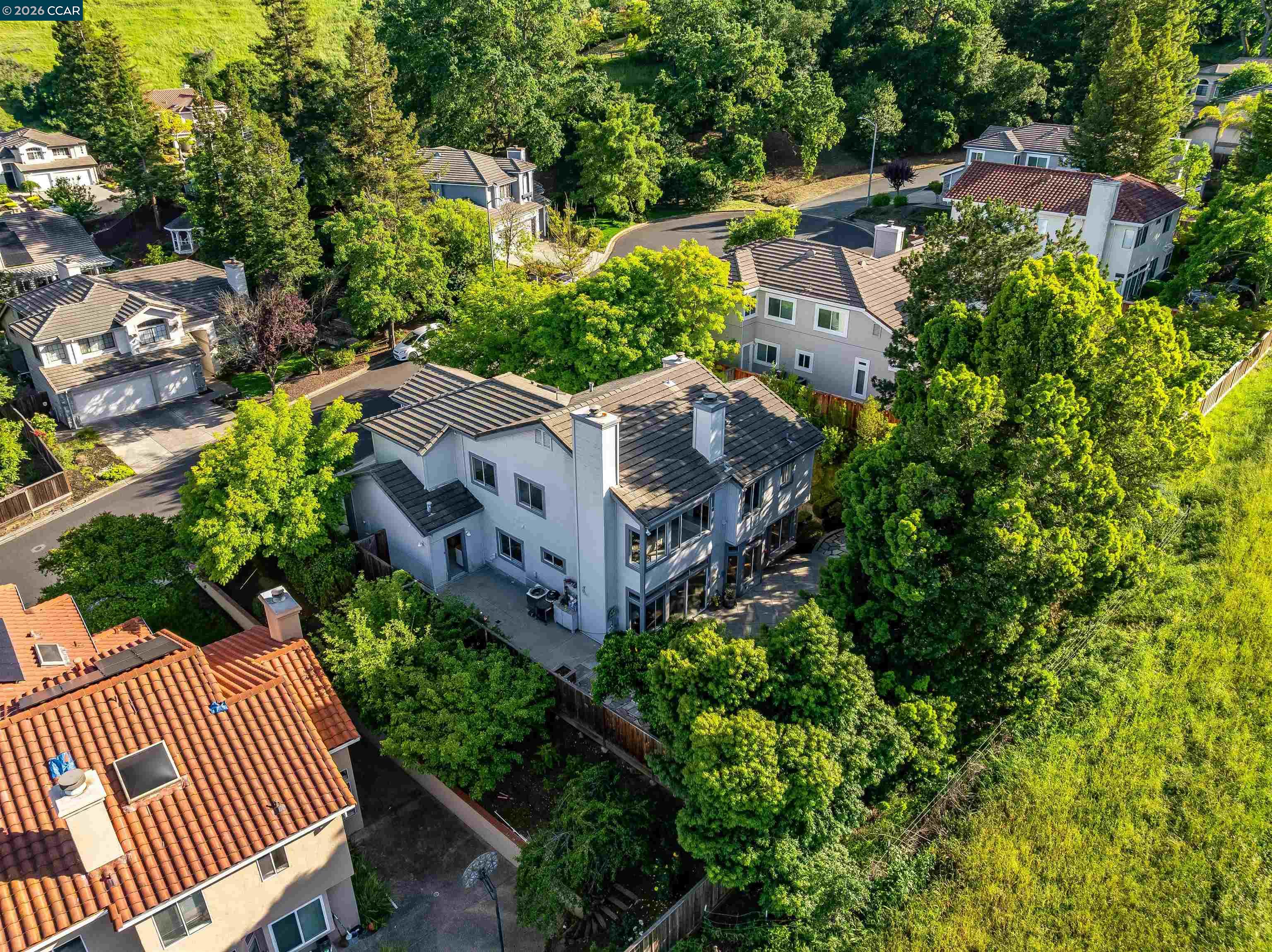 220 Valley Glen Ln