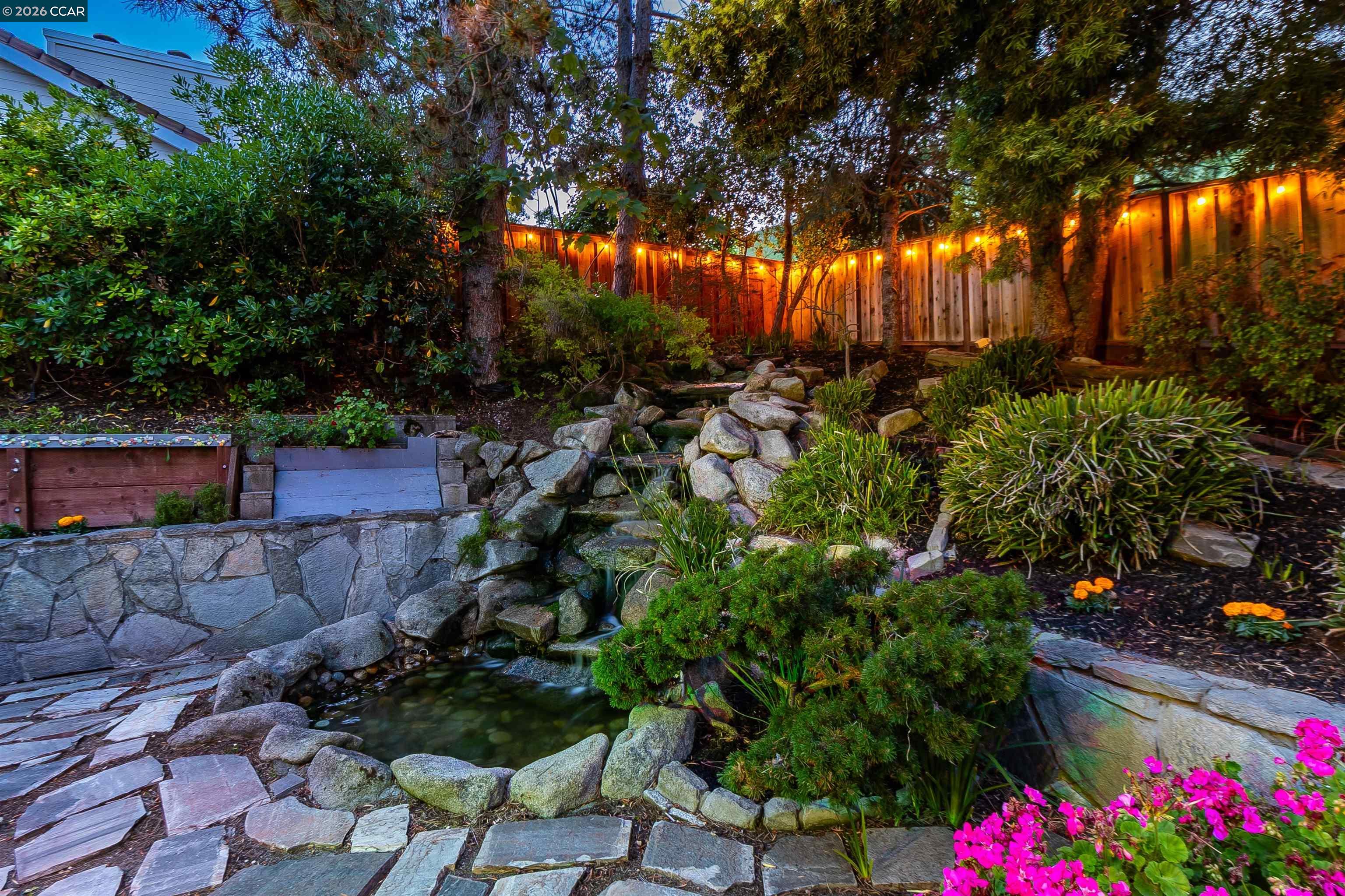 220 Valley Glen Ln