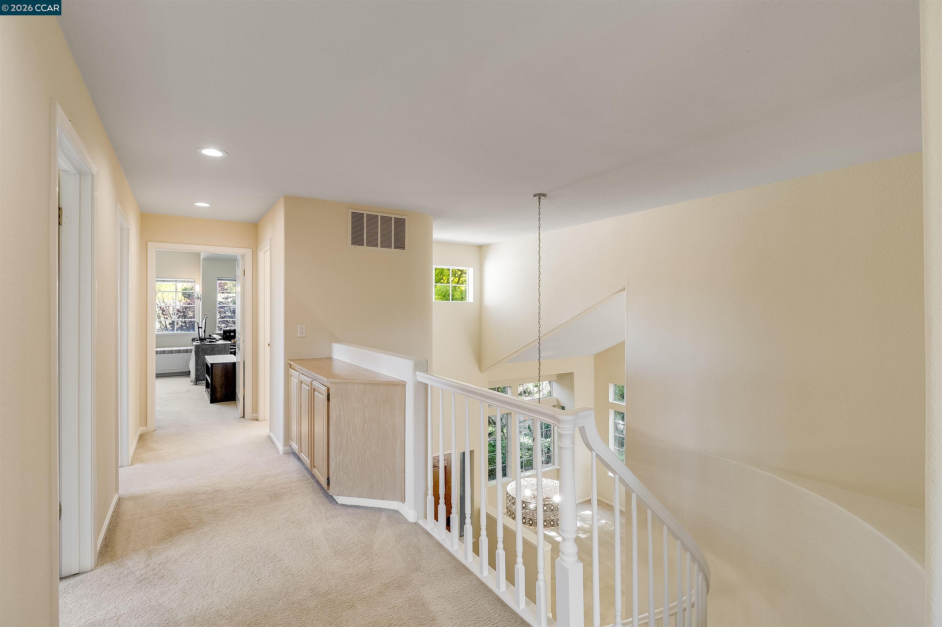 220 Valley Glen Ln