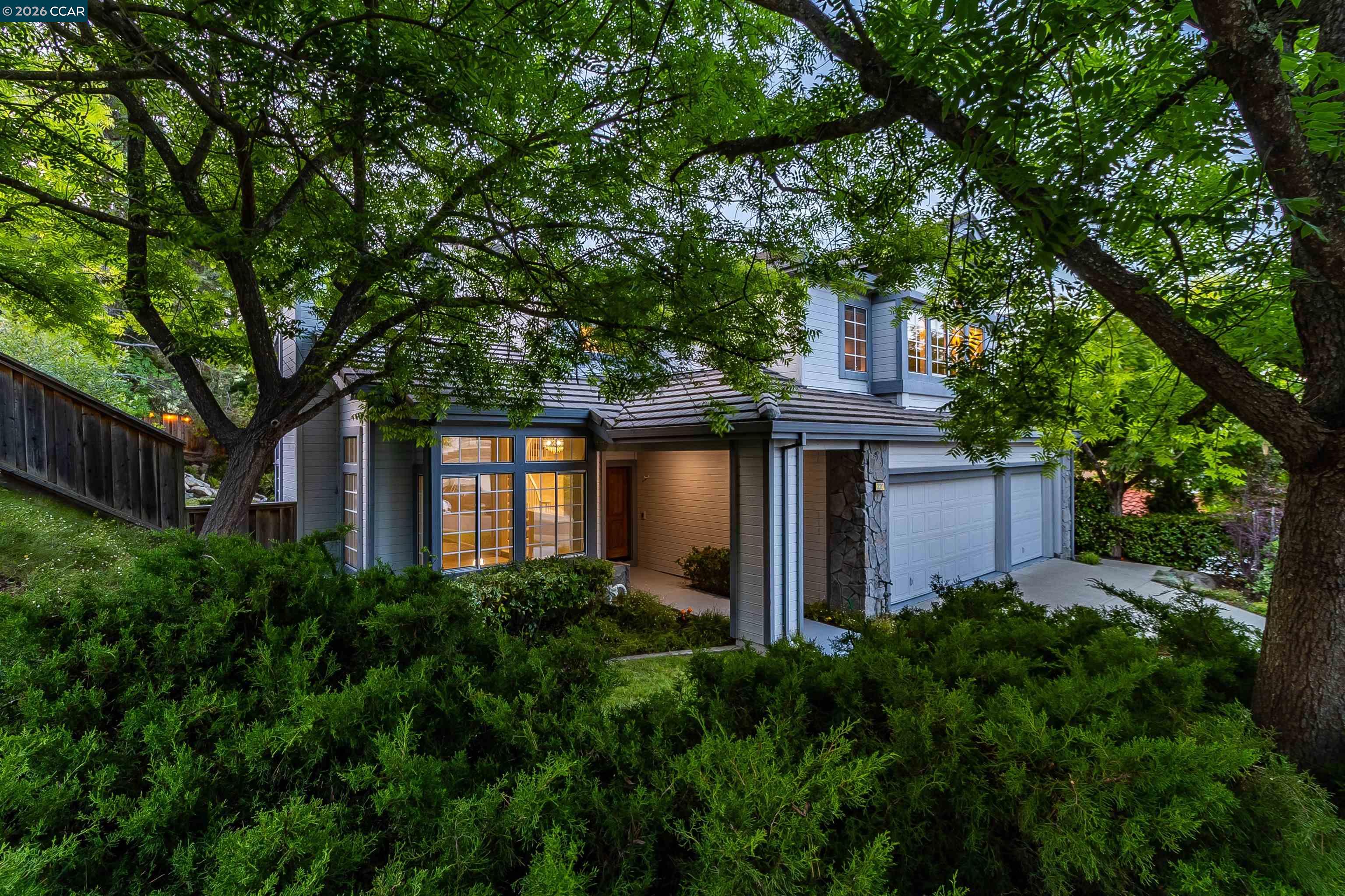 220 Valley Glen Ln
