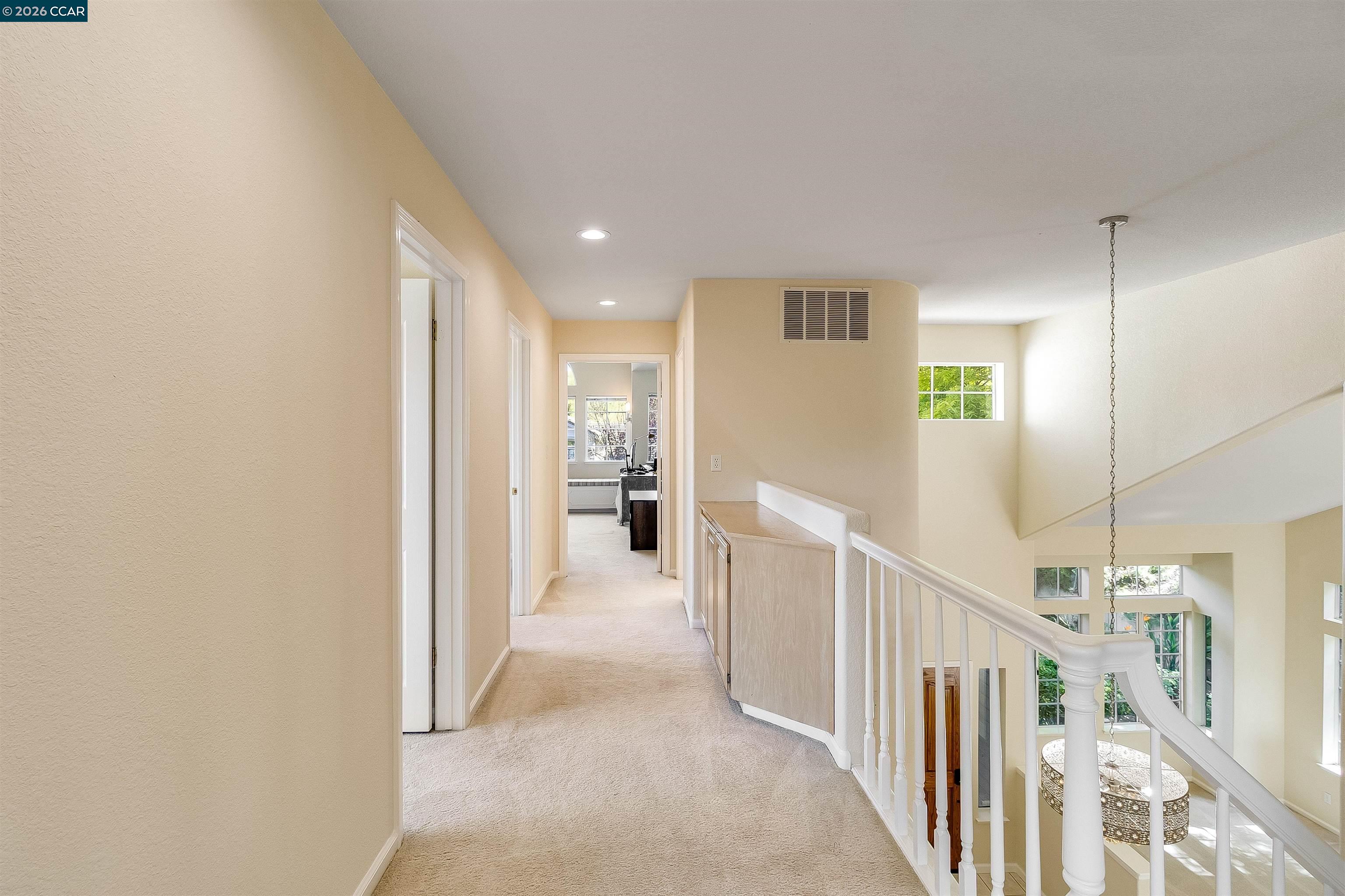 220 Valley Glen Ln