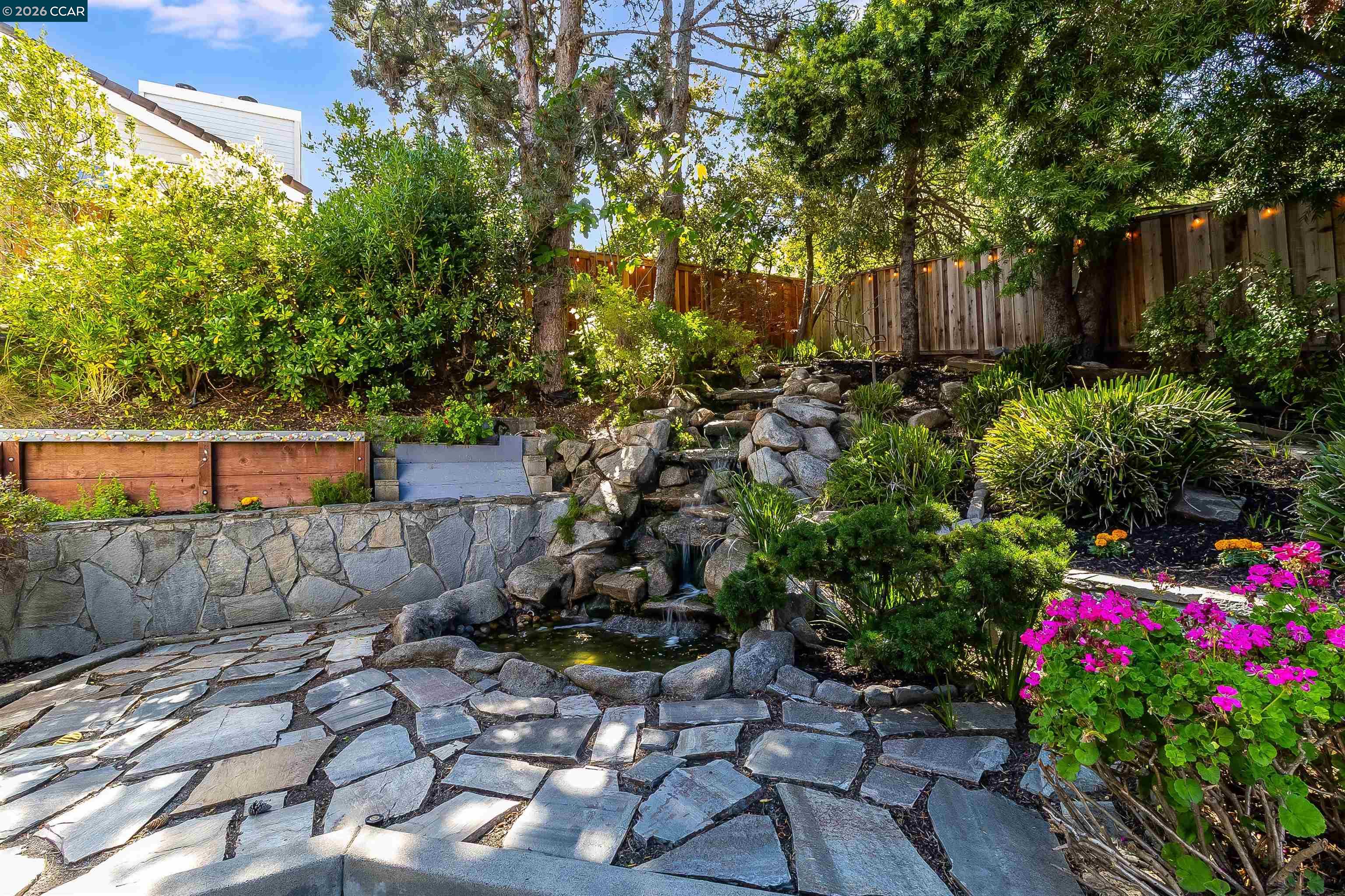 220 Valley Glen Ln