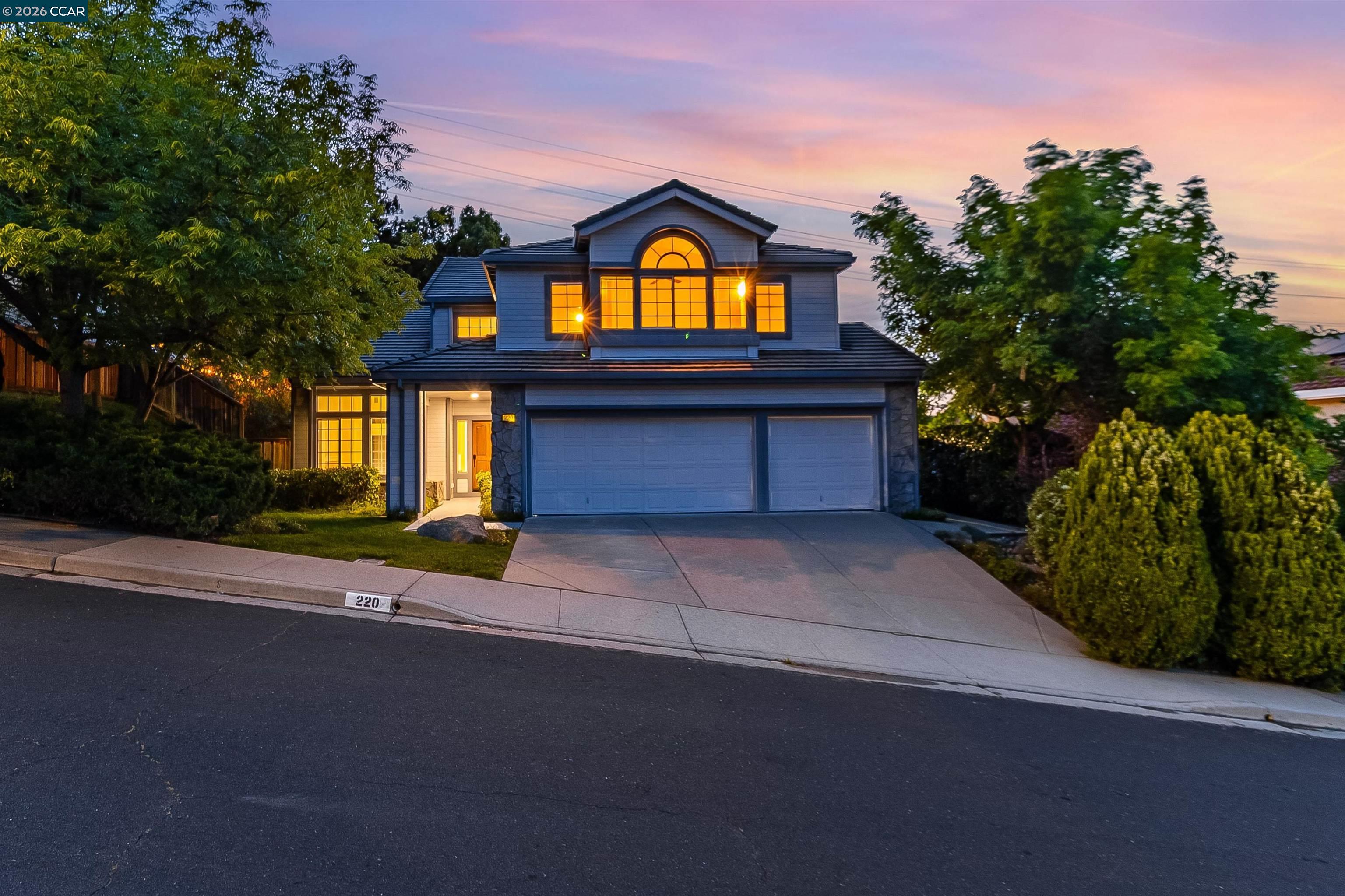 220 Valley Glen Ln