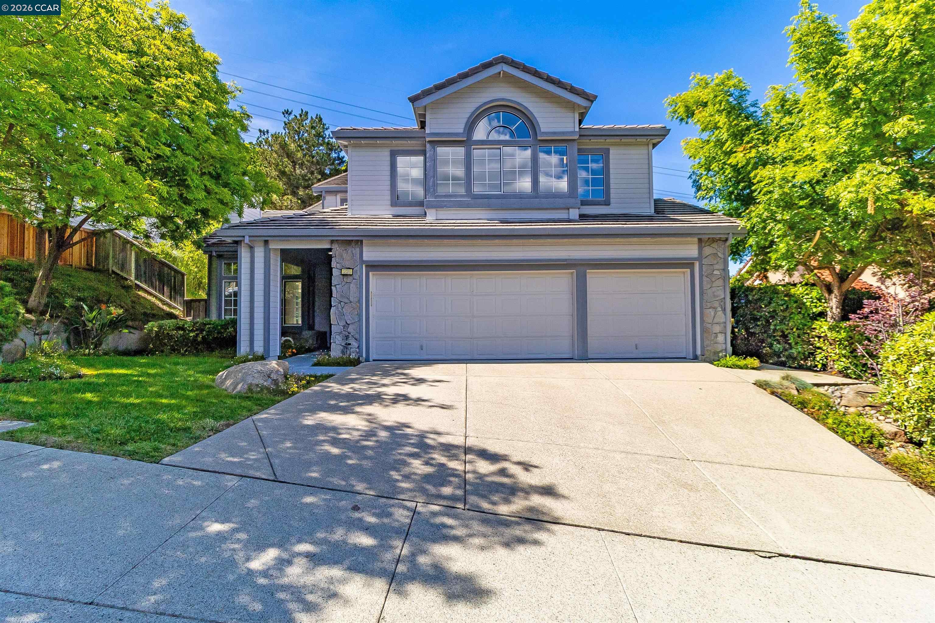 220 Valley Glen Ln