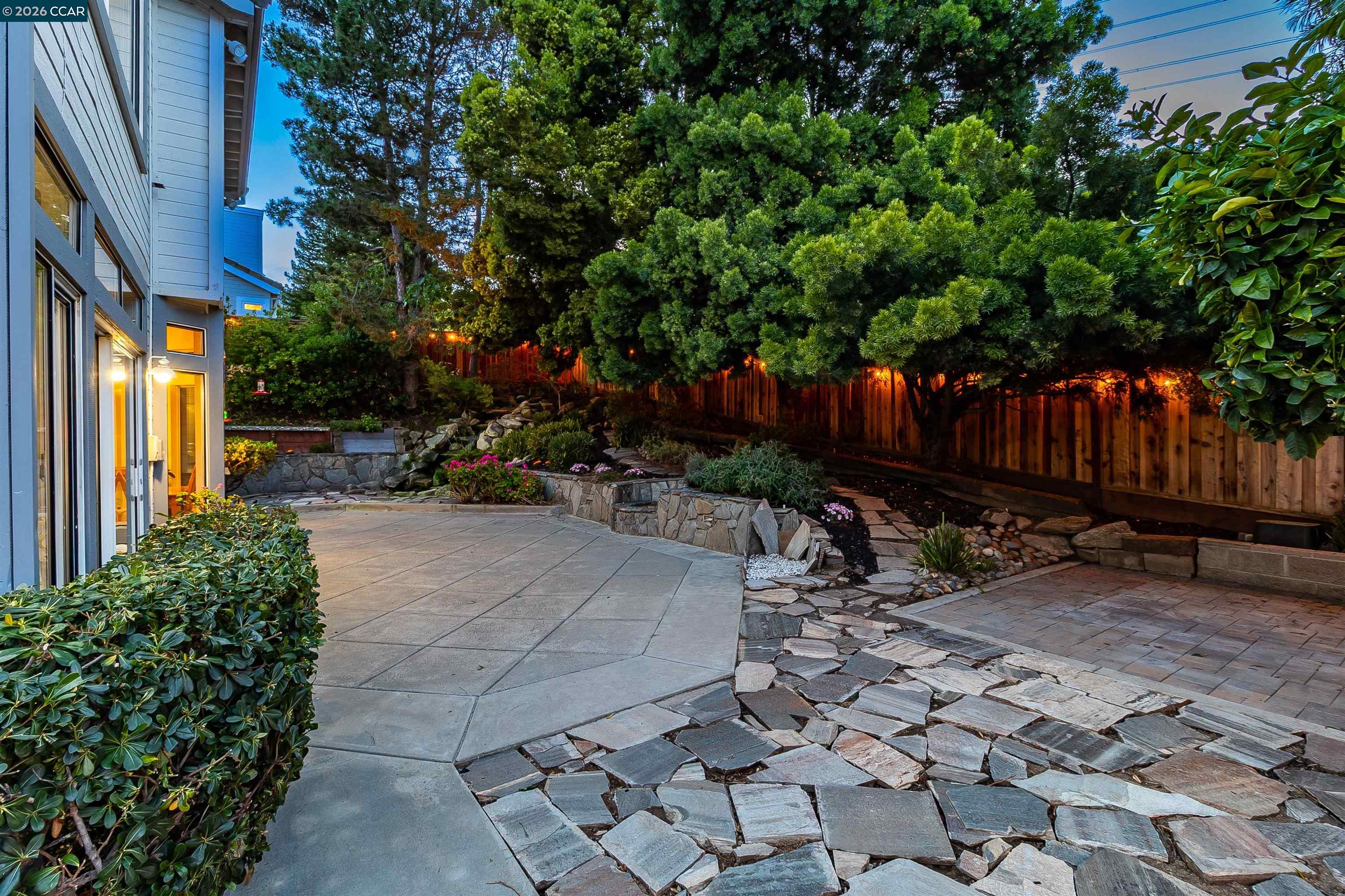 220 Valley Glen Ln