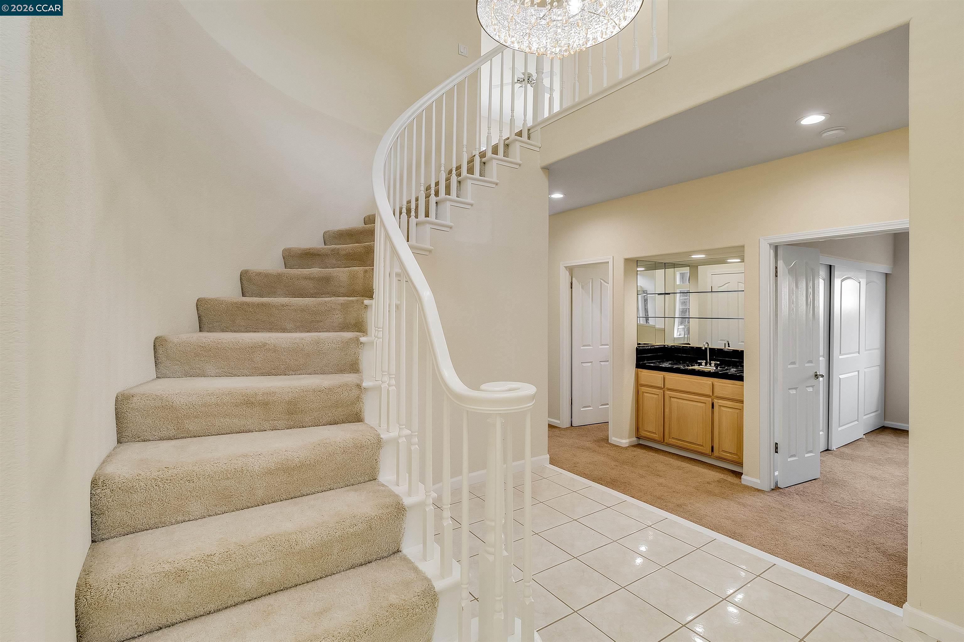 220 Valley Glen Ln