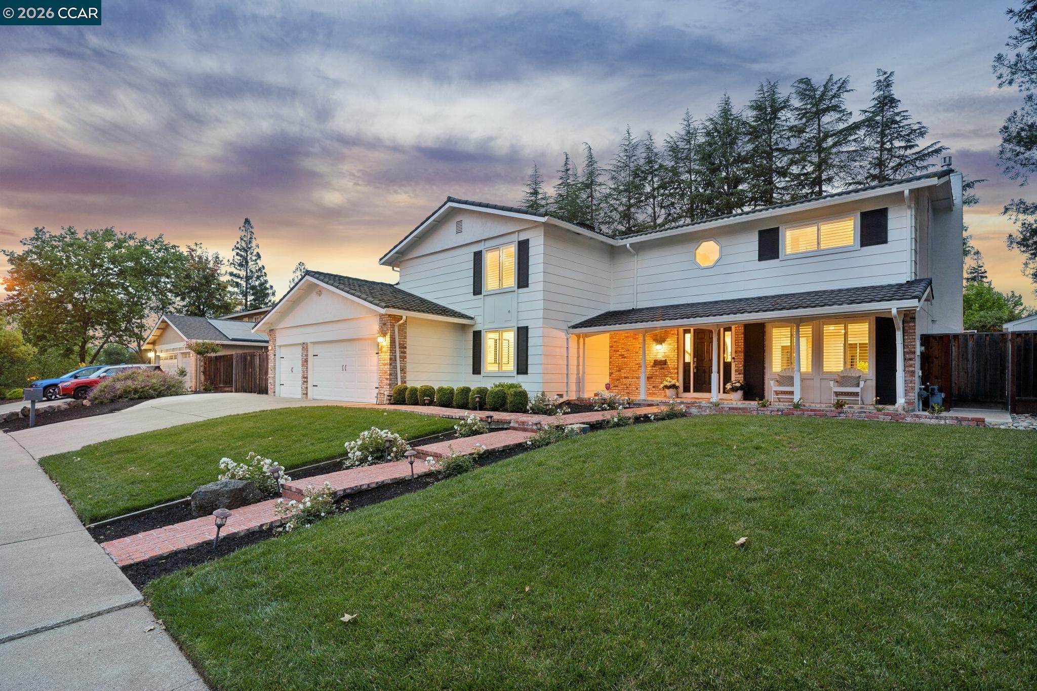 121 Castleford Cir