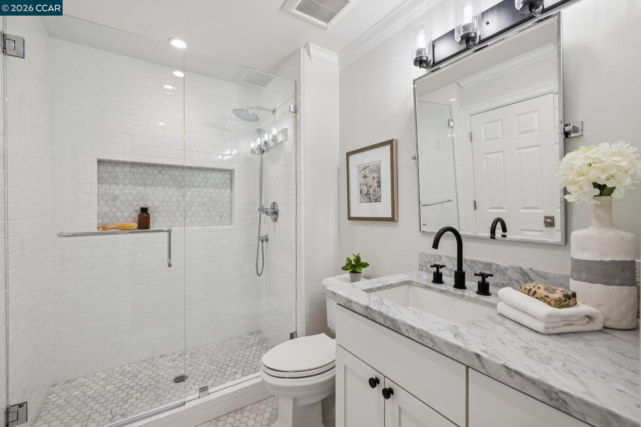121 Castleford Cir