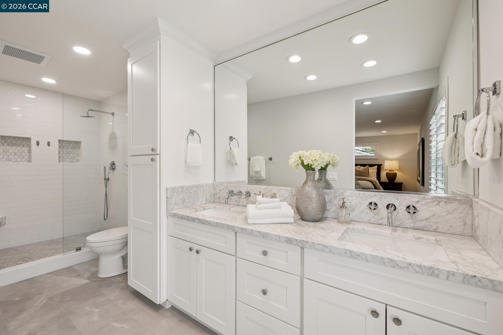 121 Castleford Cir