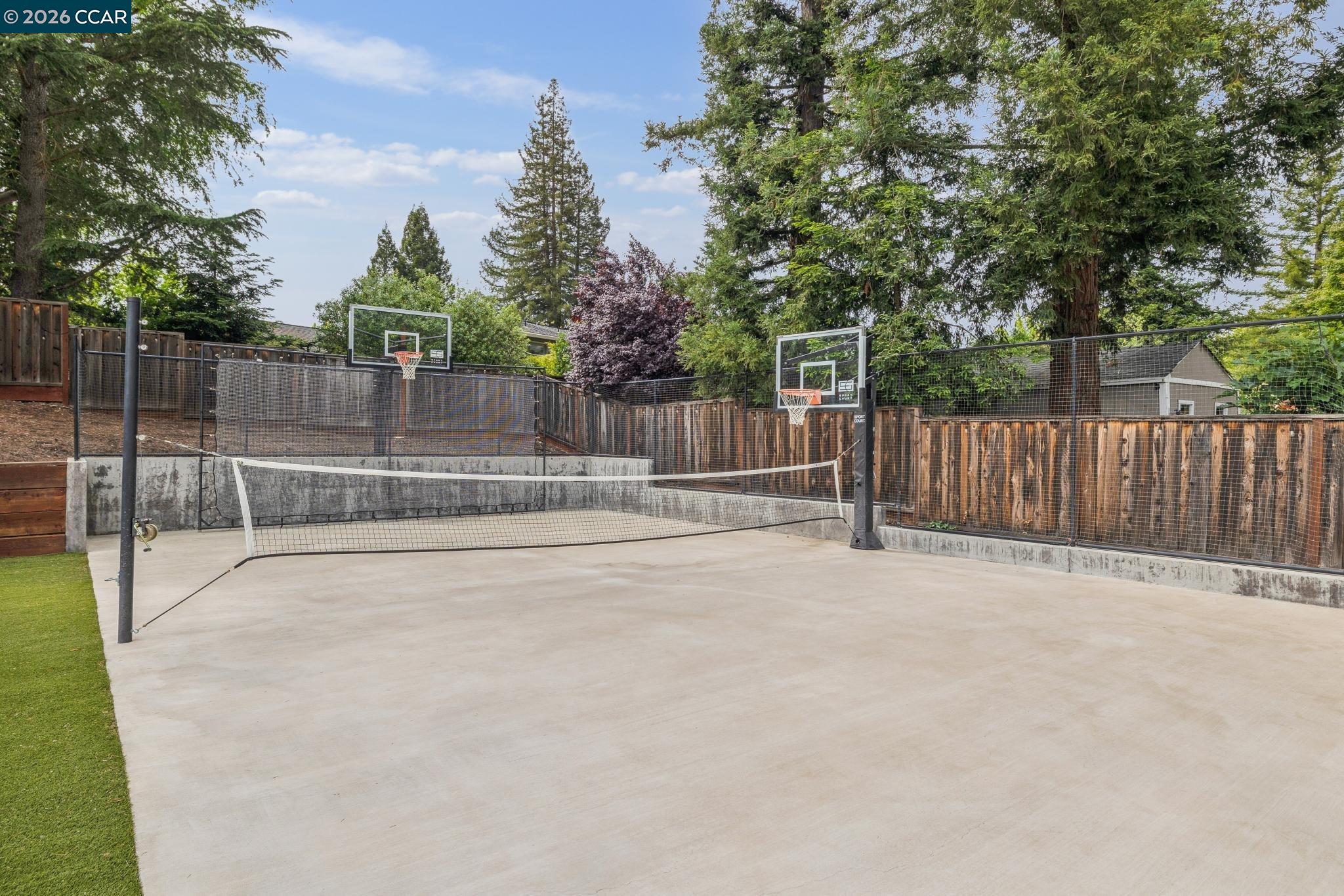 121 Castleford Cir