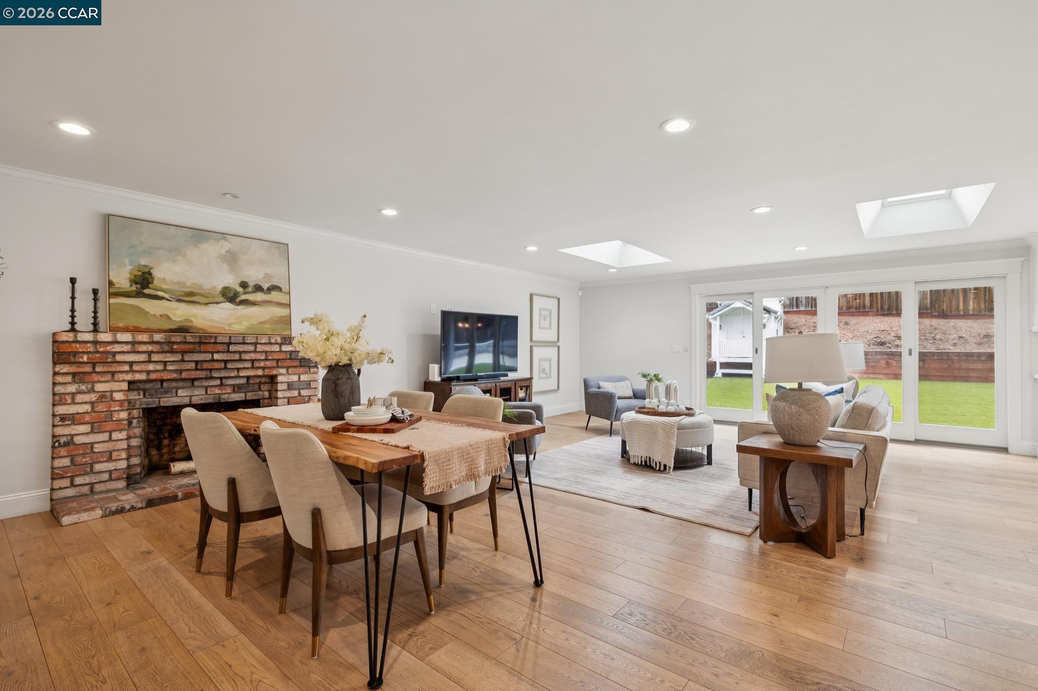 121 Castleford Cir