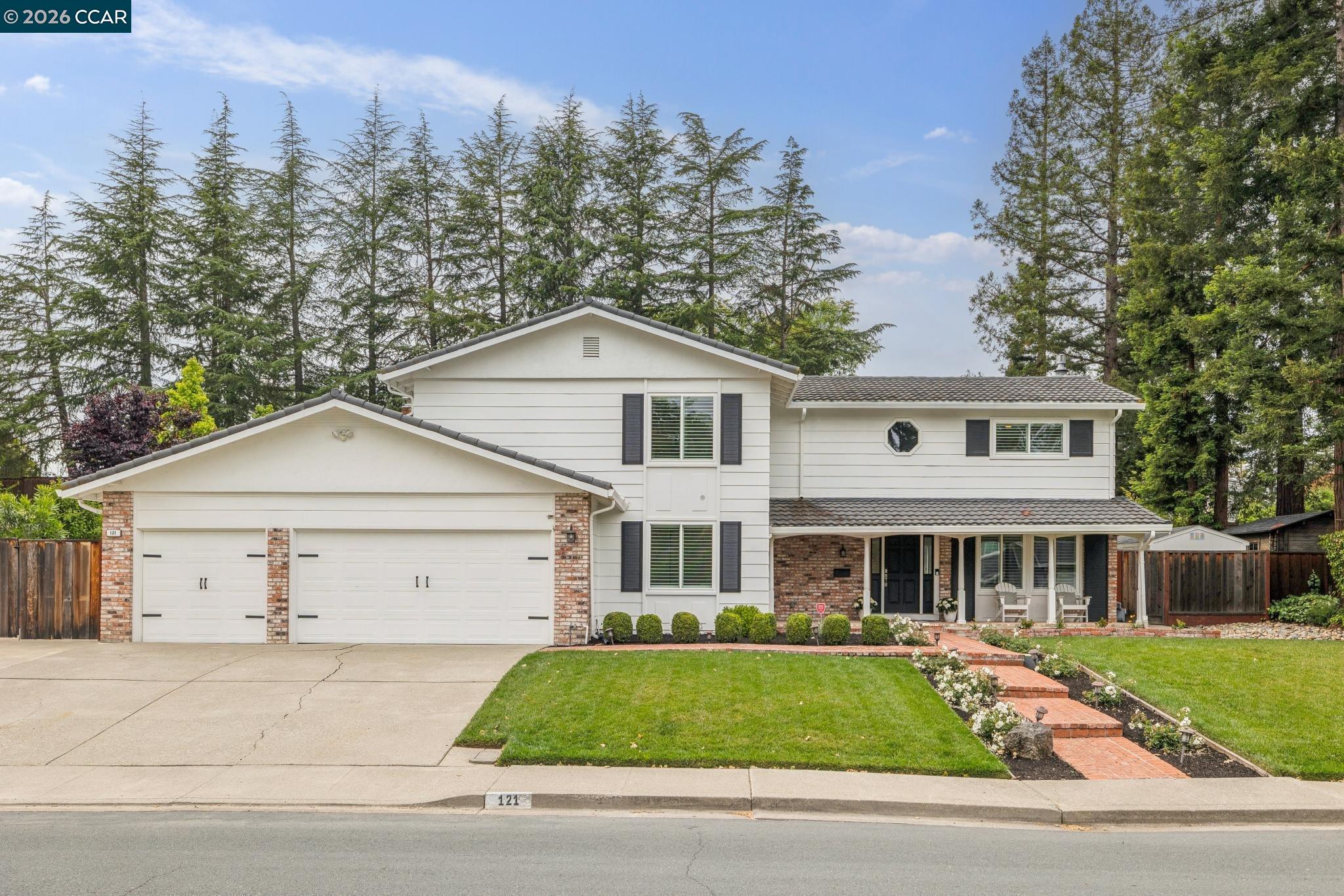 121 Castleford Cir