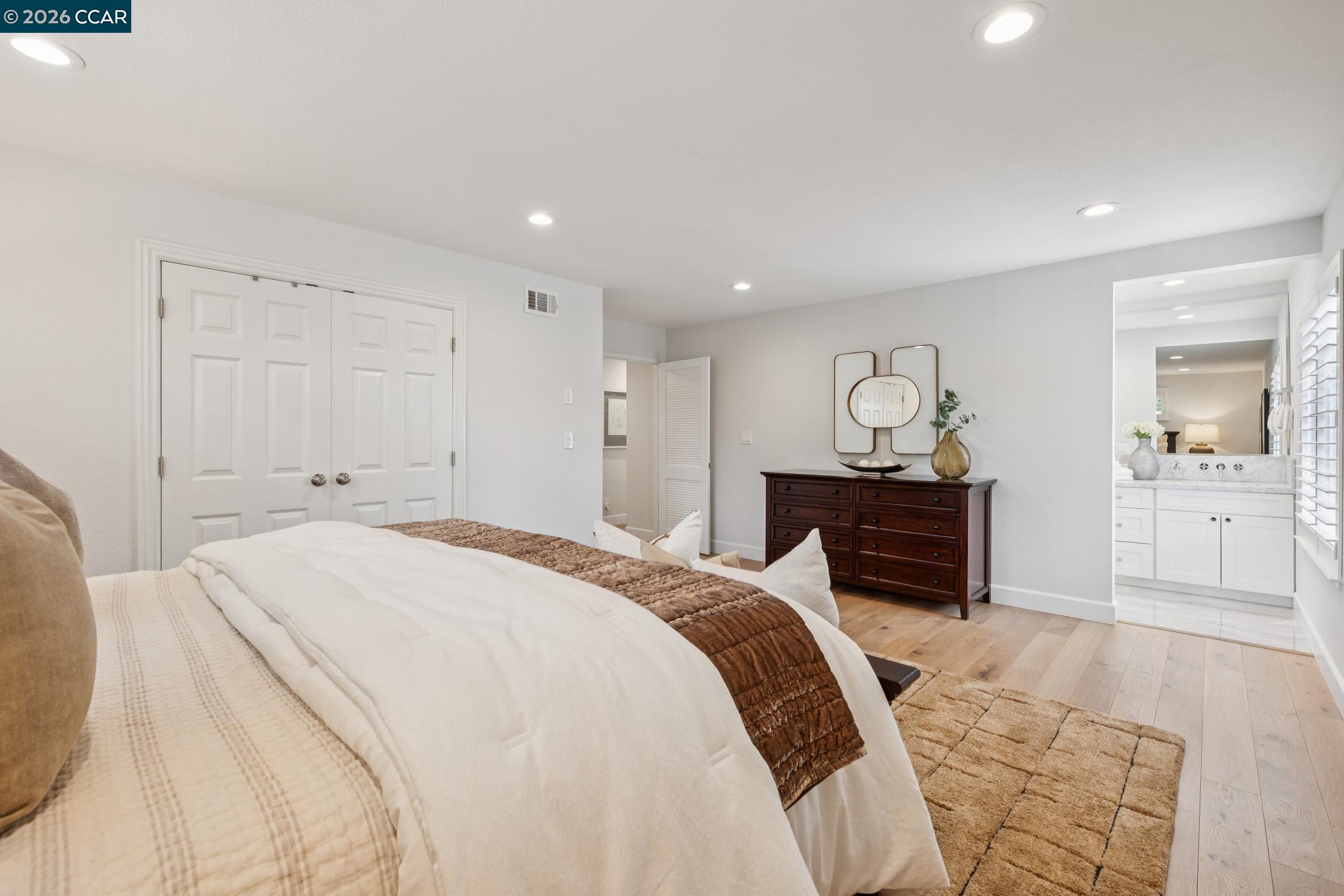 121 Castleford Cir