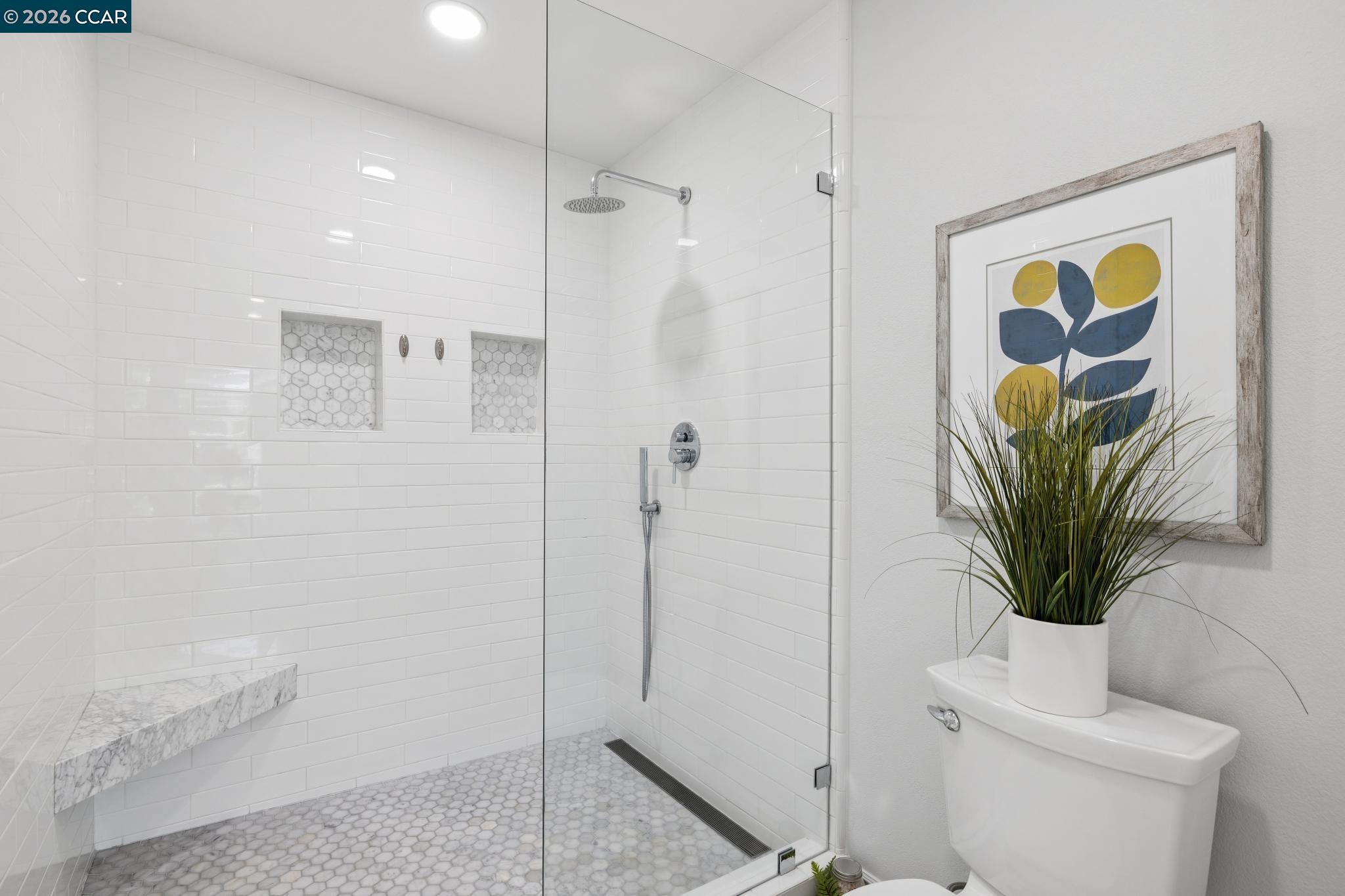 121 Castleford Cir