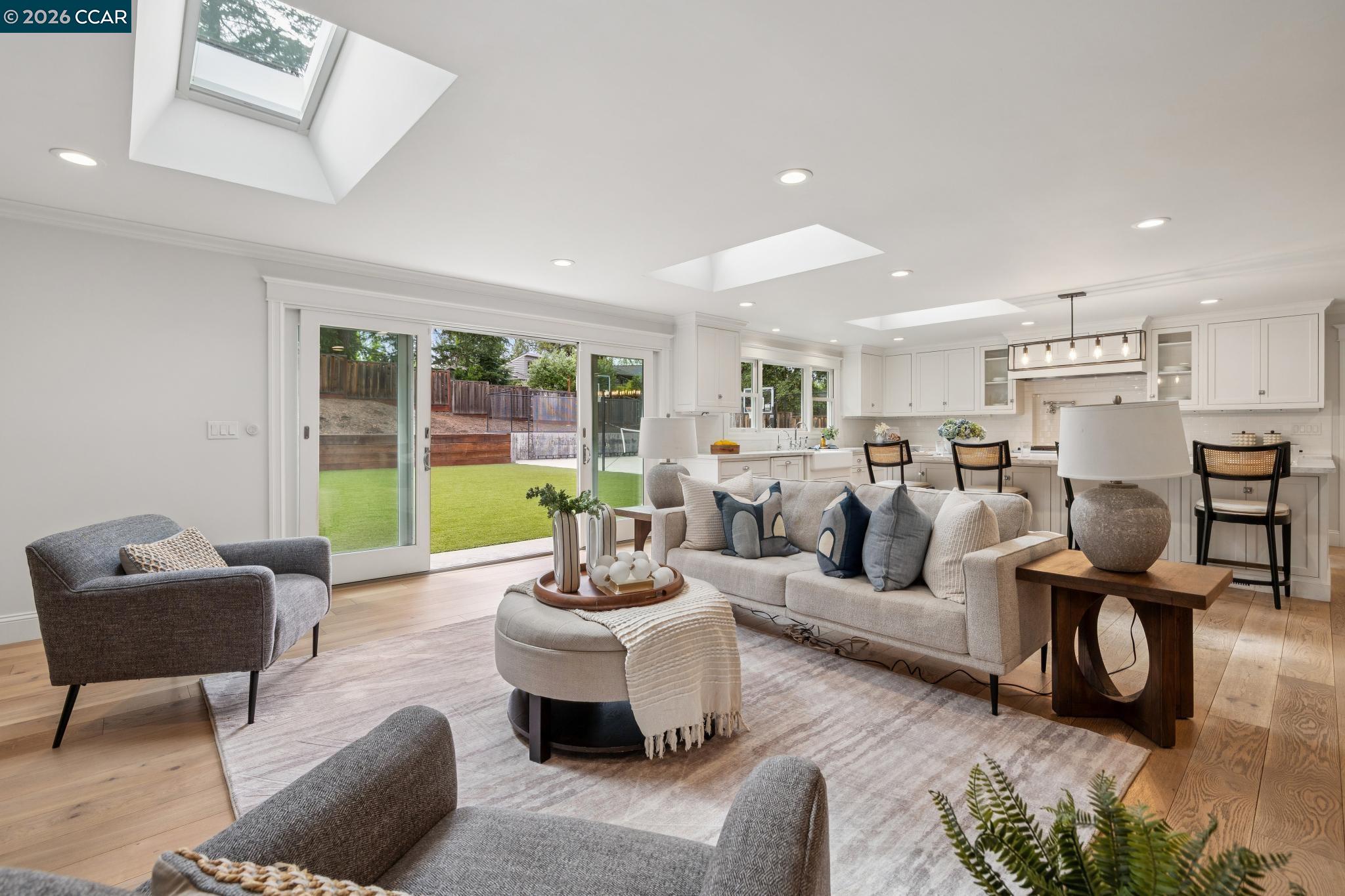 121 Castleford Cir