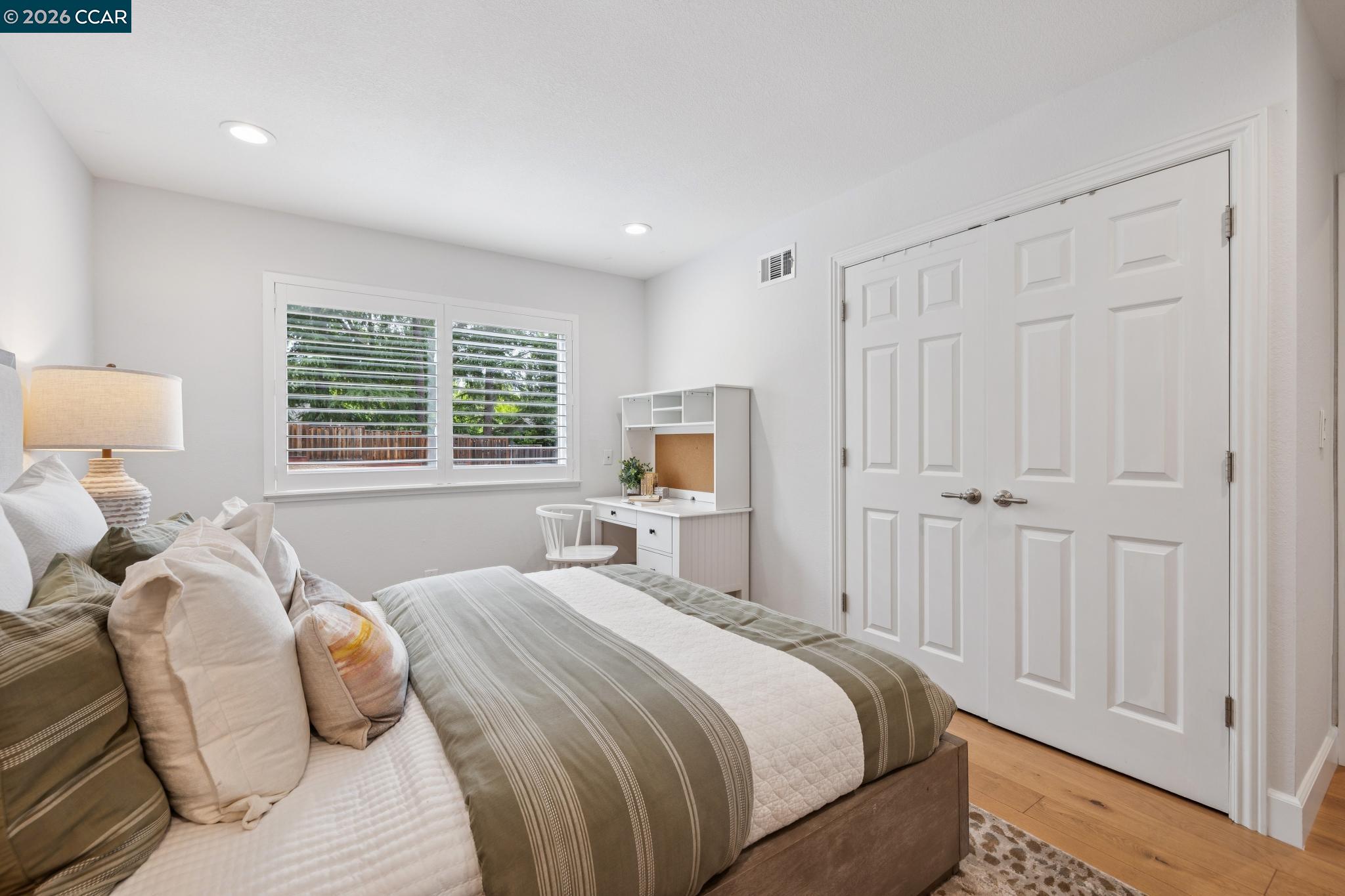 121 Castleford Cir