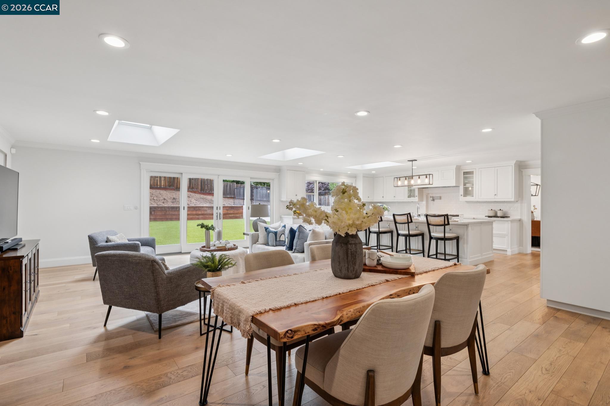 121 Castleford Cir