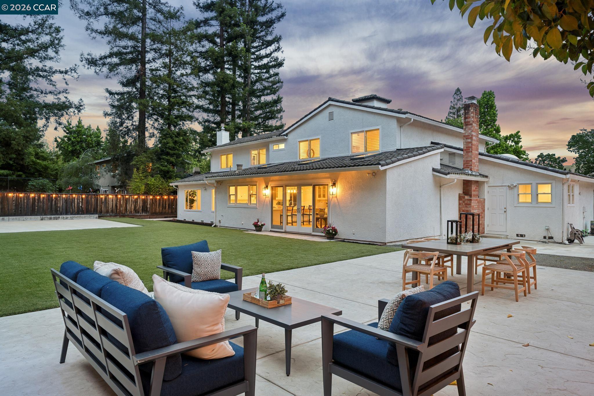 121 Castleford Cir