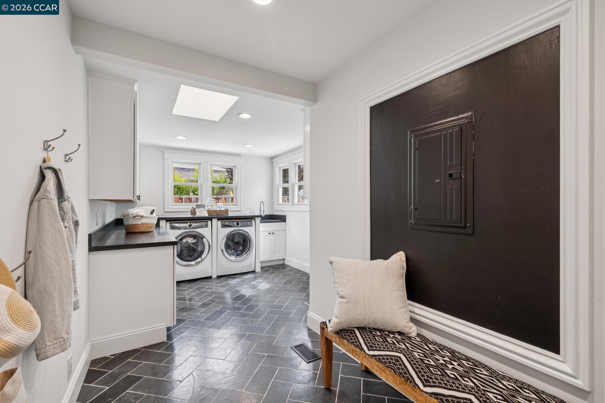 121 Castleford Cir
