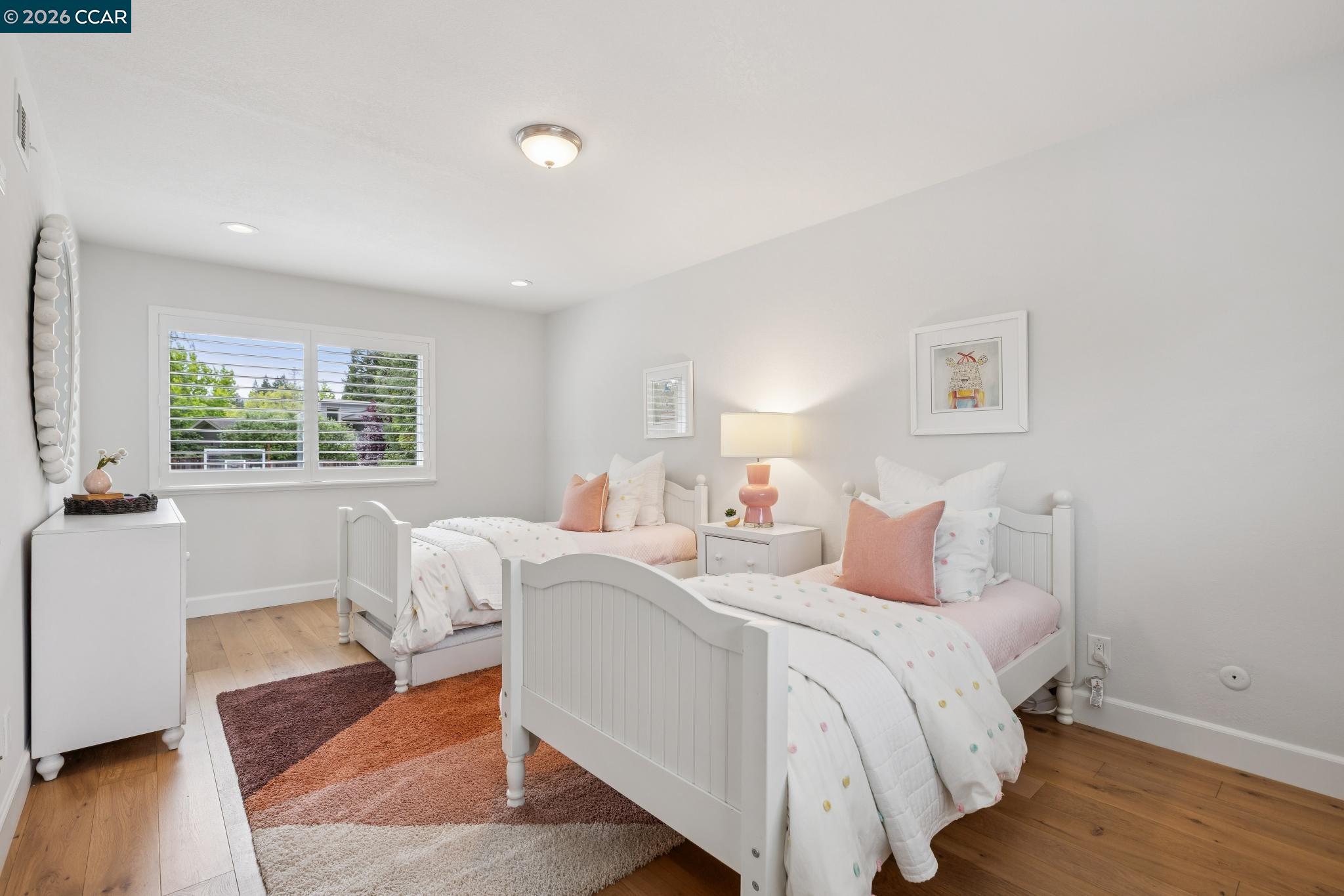 121 Castleford Cir