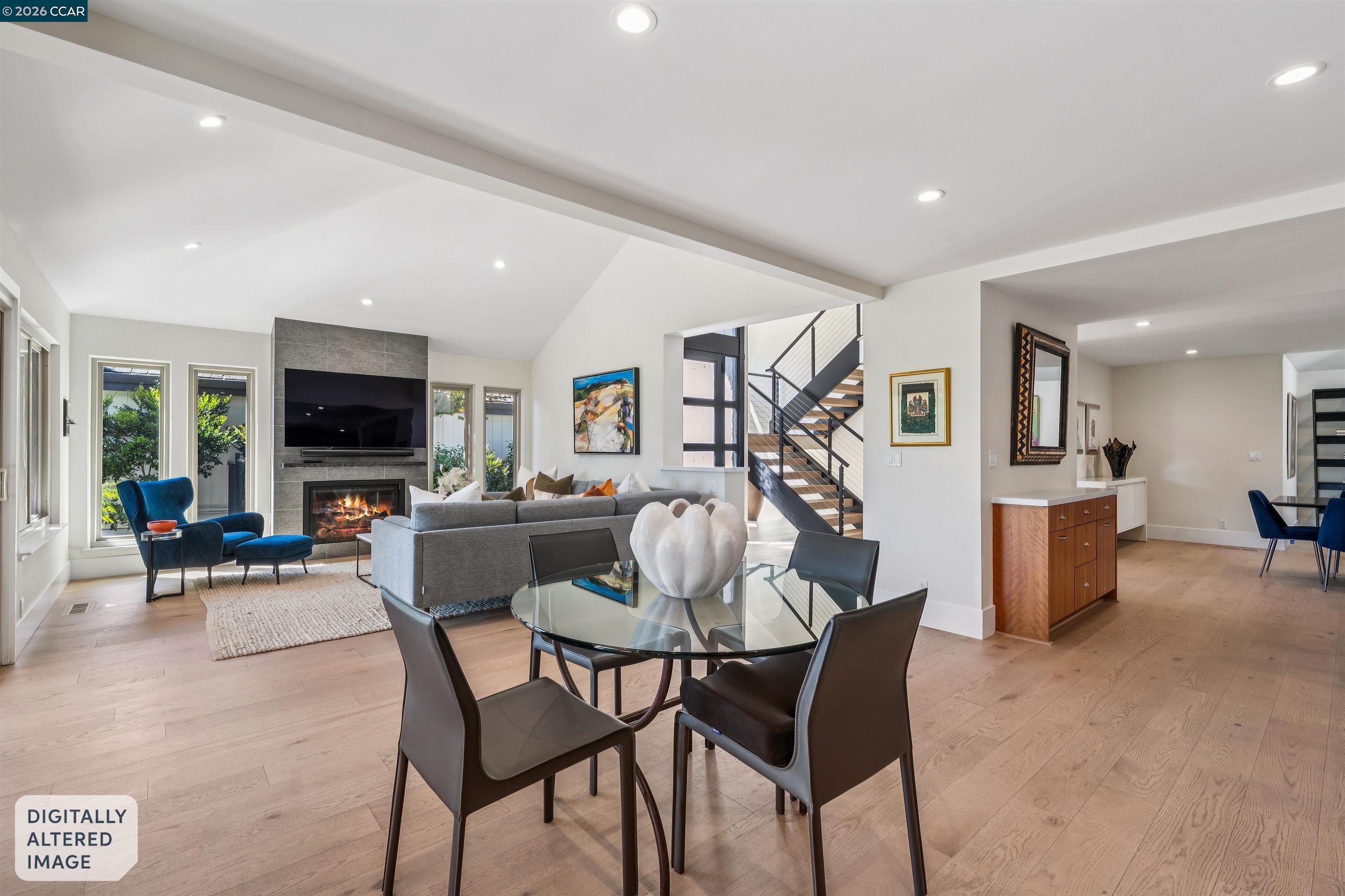 207 Live Oak Dr
