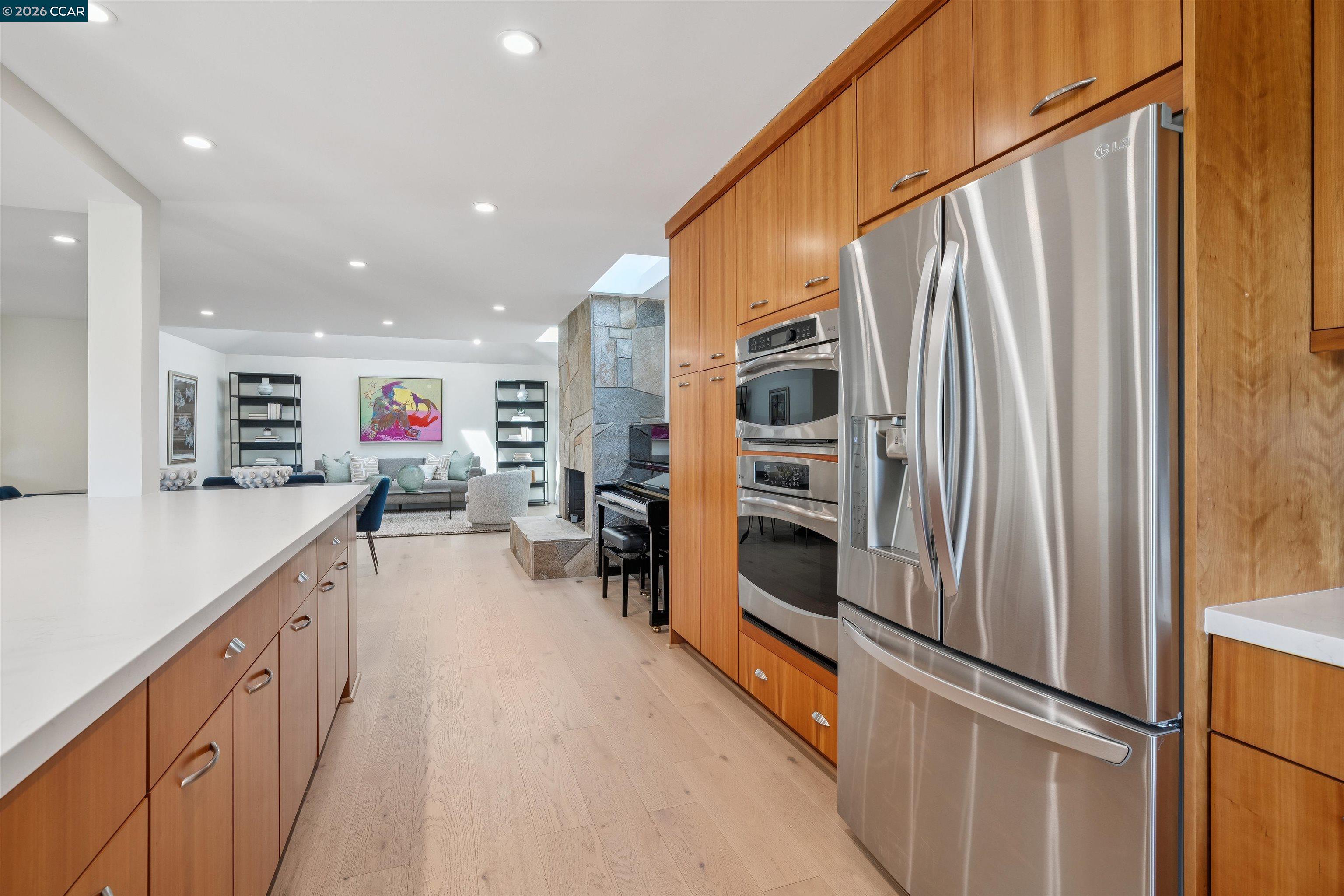 207 Live Oak Dr