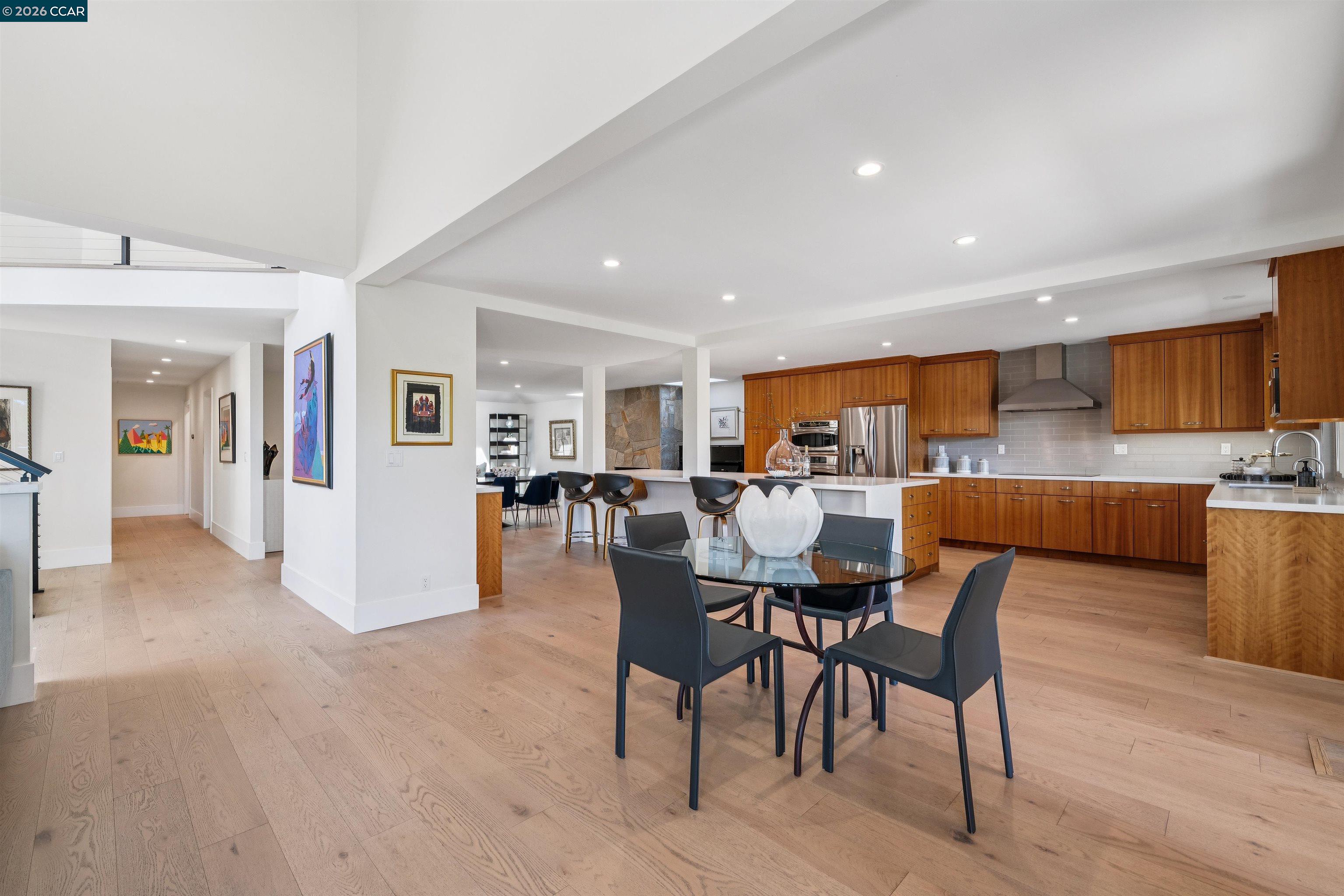 207 Live Oak Dr