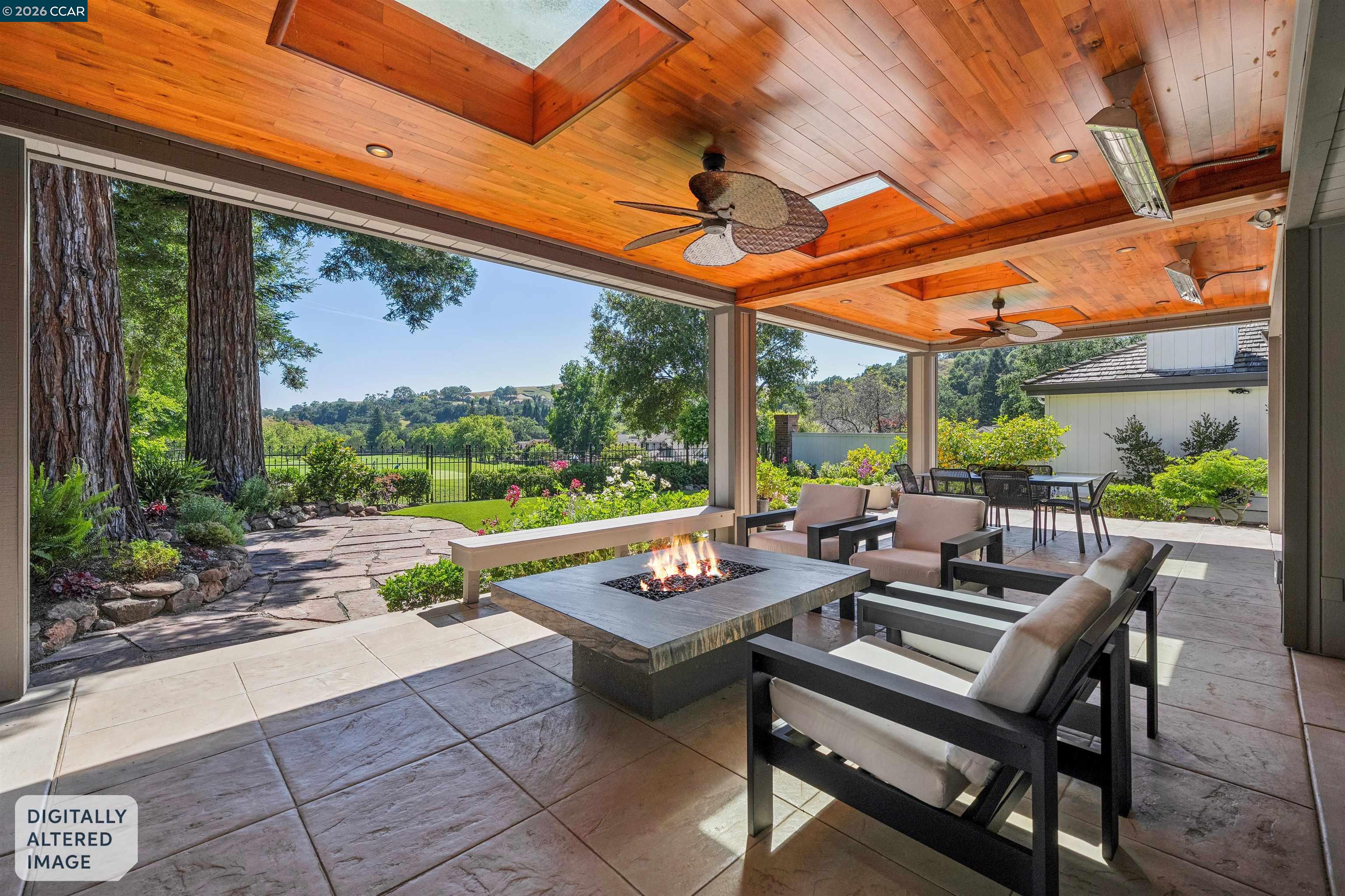 207 Live Oak Dr