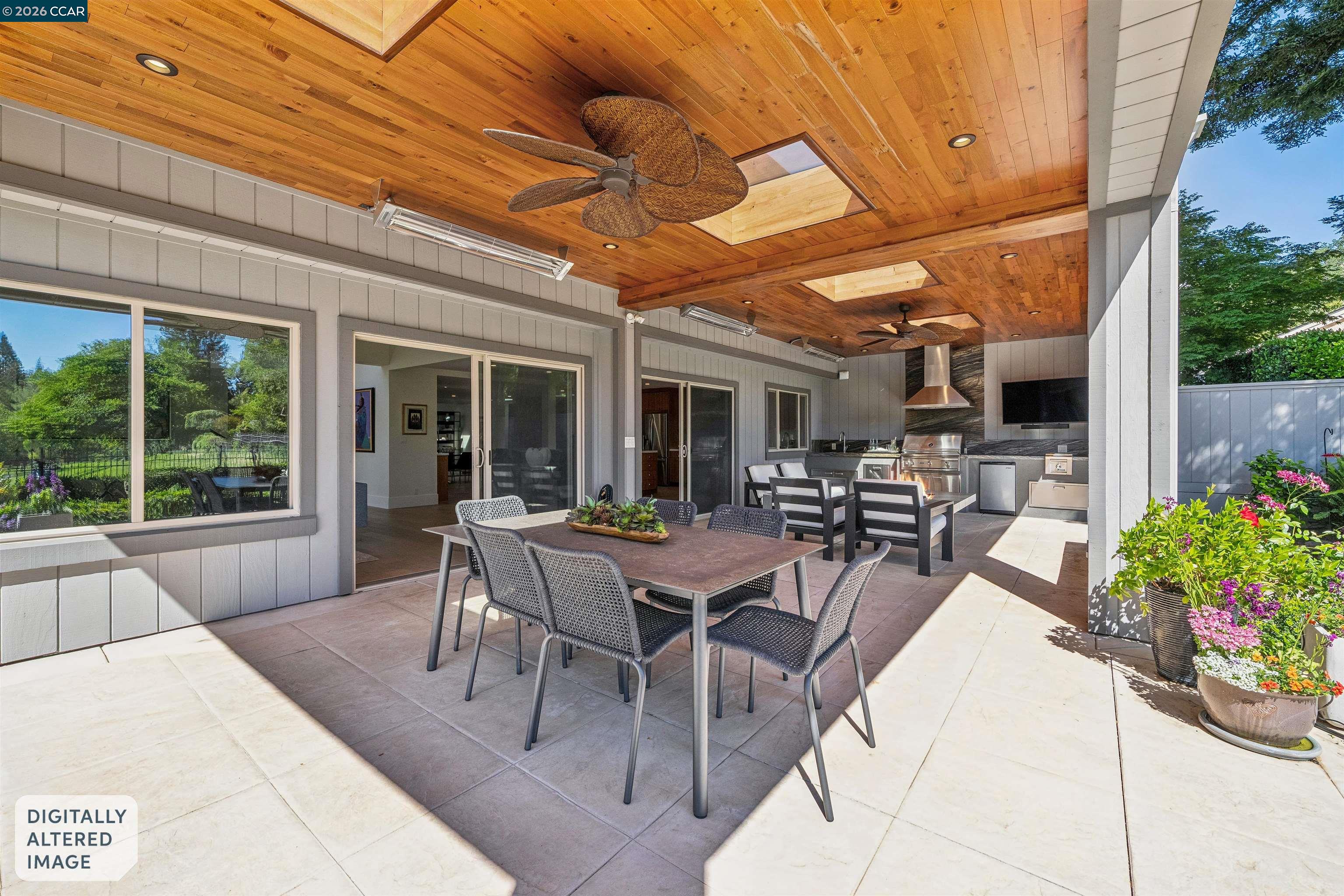207 Live Oak Dr
