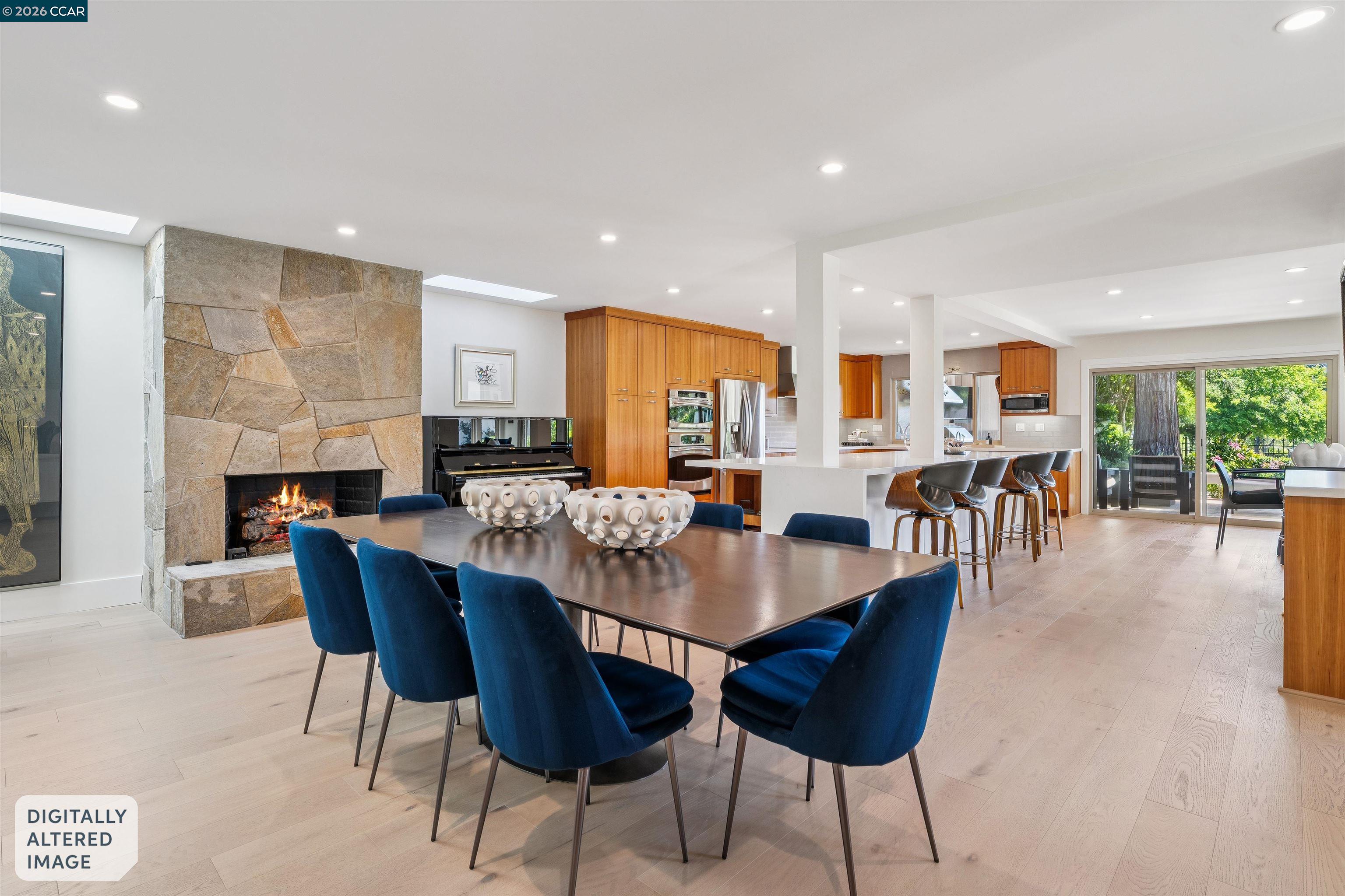 207 Live Oak Dr