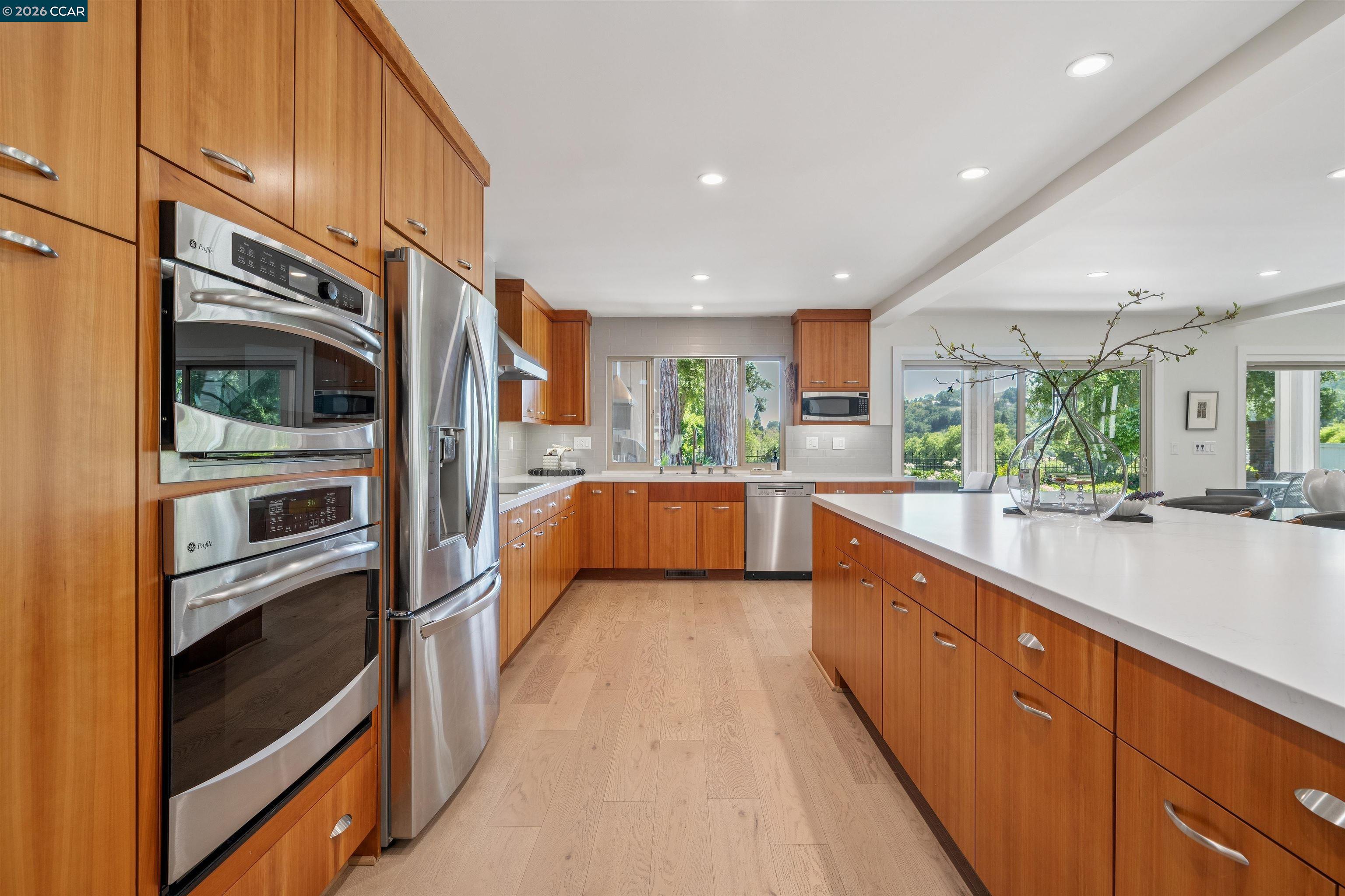 207 Live Oak Dr