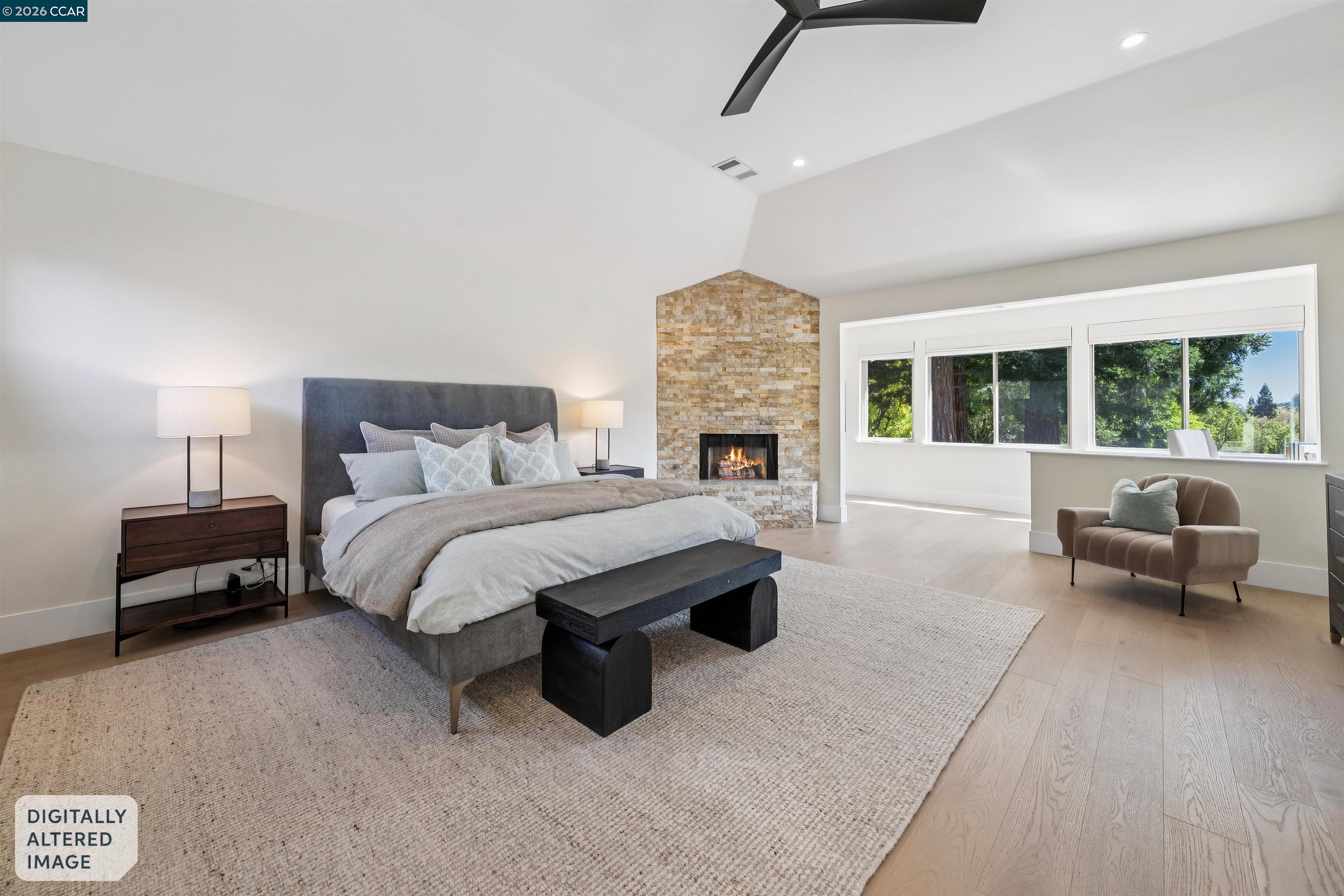 207 Live Oak Dr