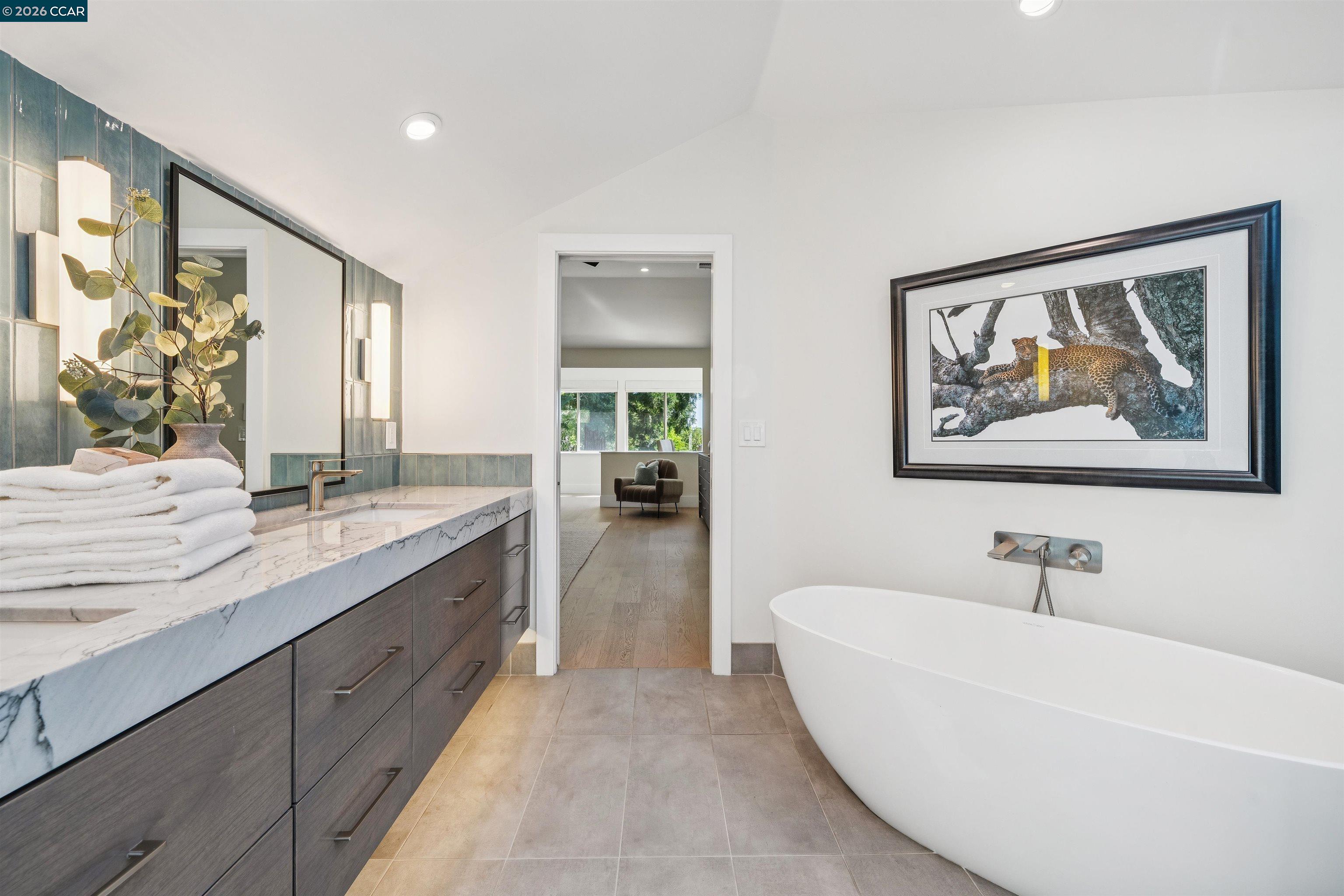 207 Live Oak Dr