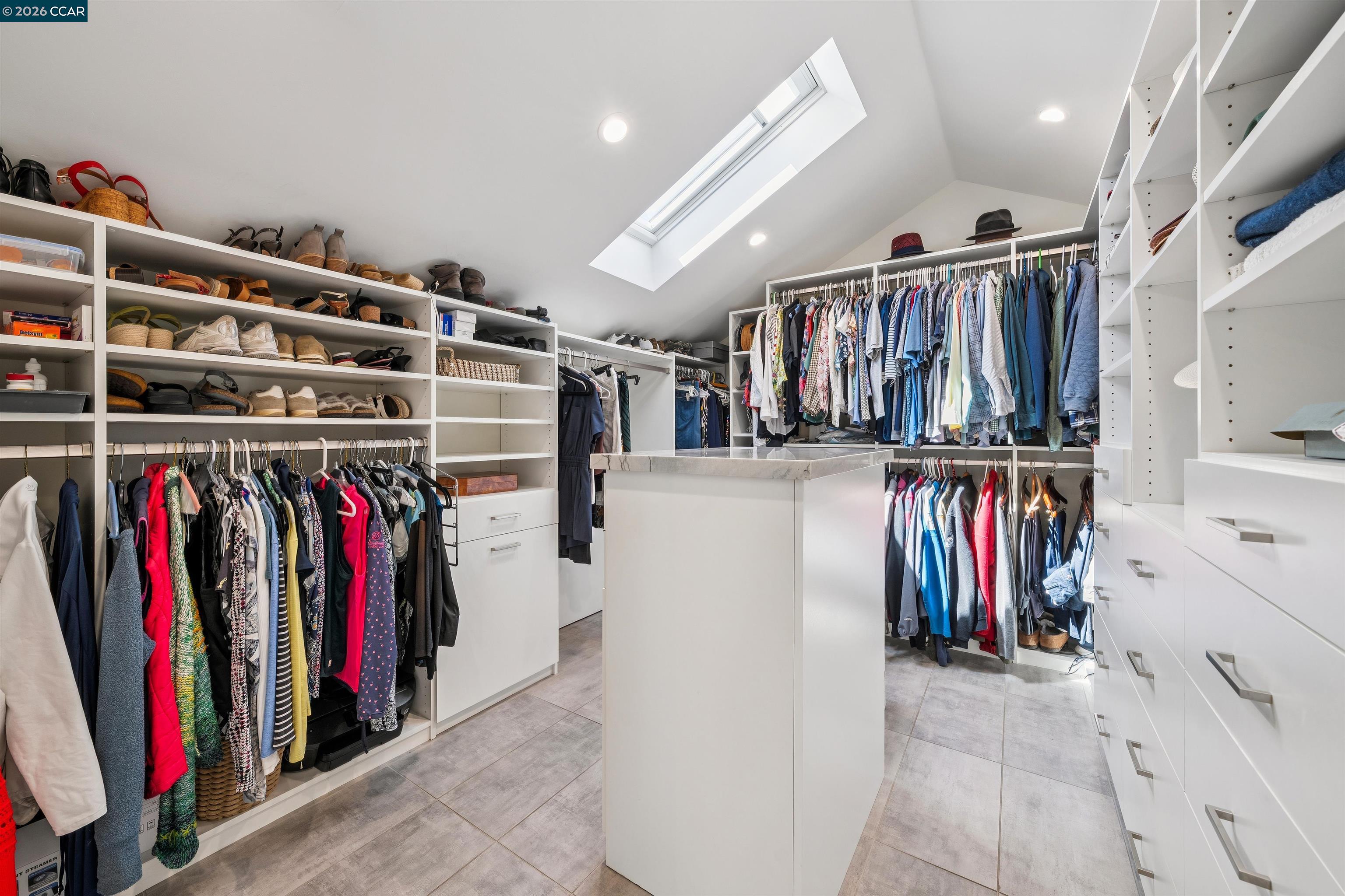 207 Live Oak Dr