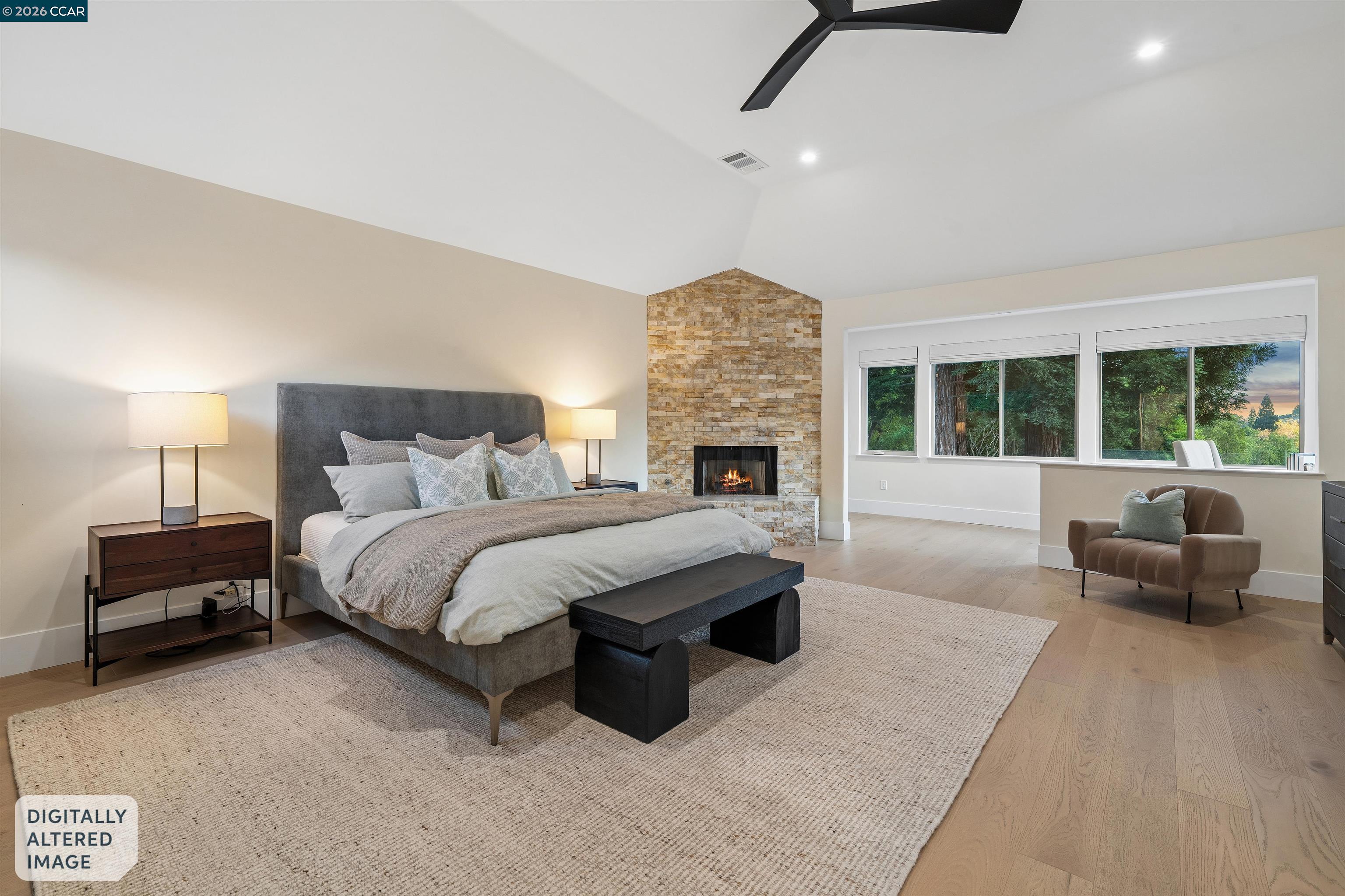 207 Live Oak Dr