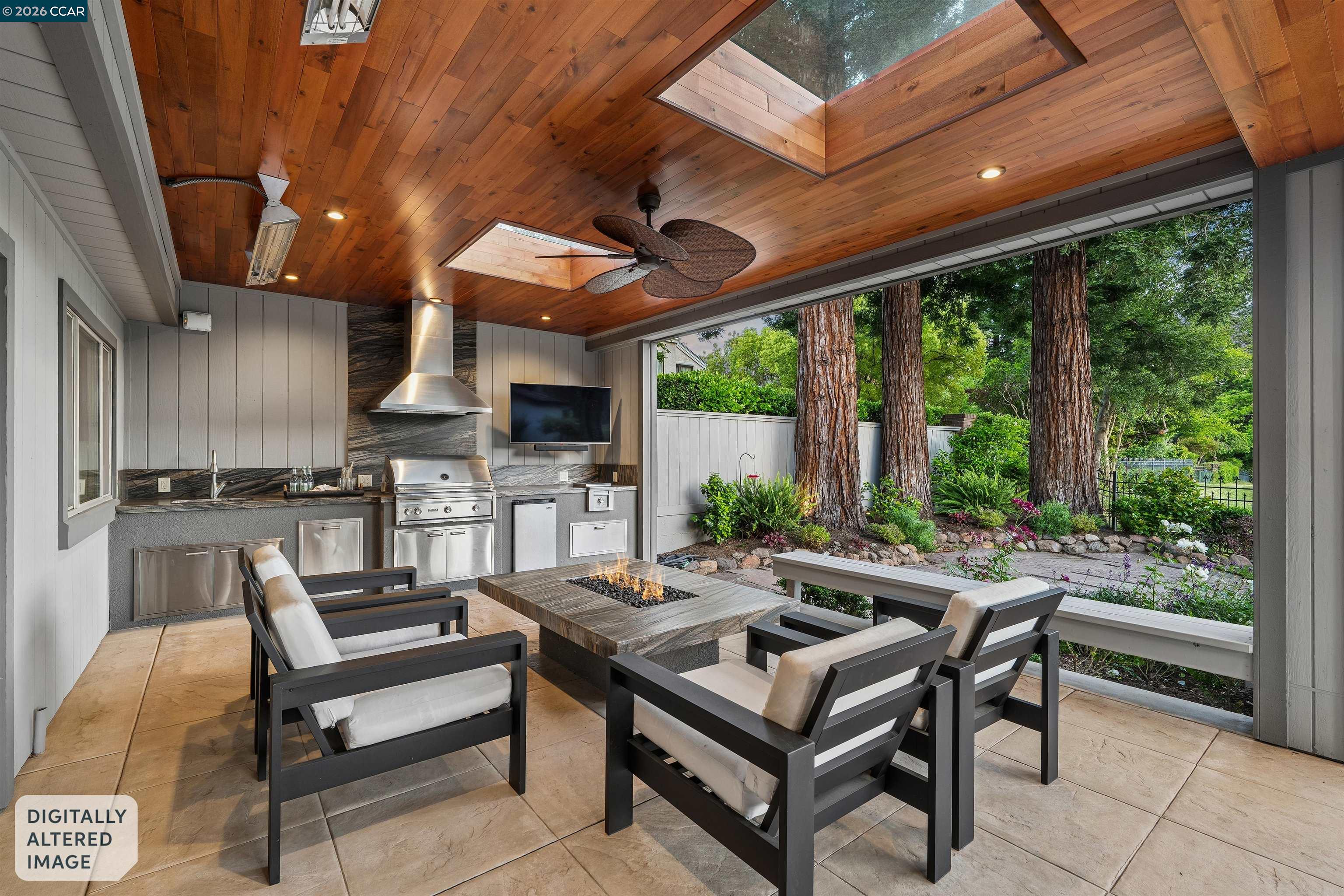 207 Live Oak Dr