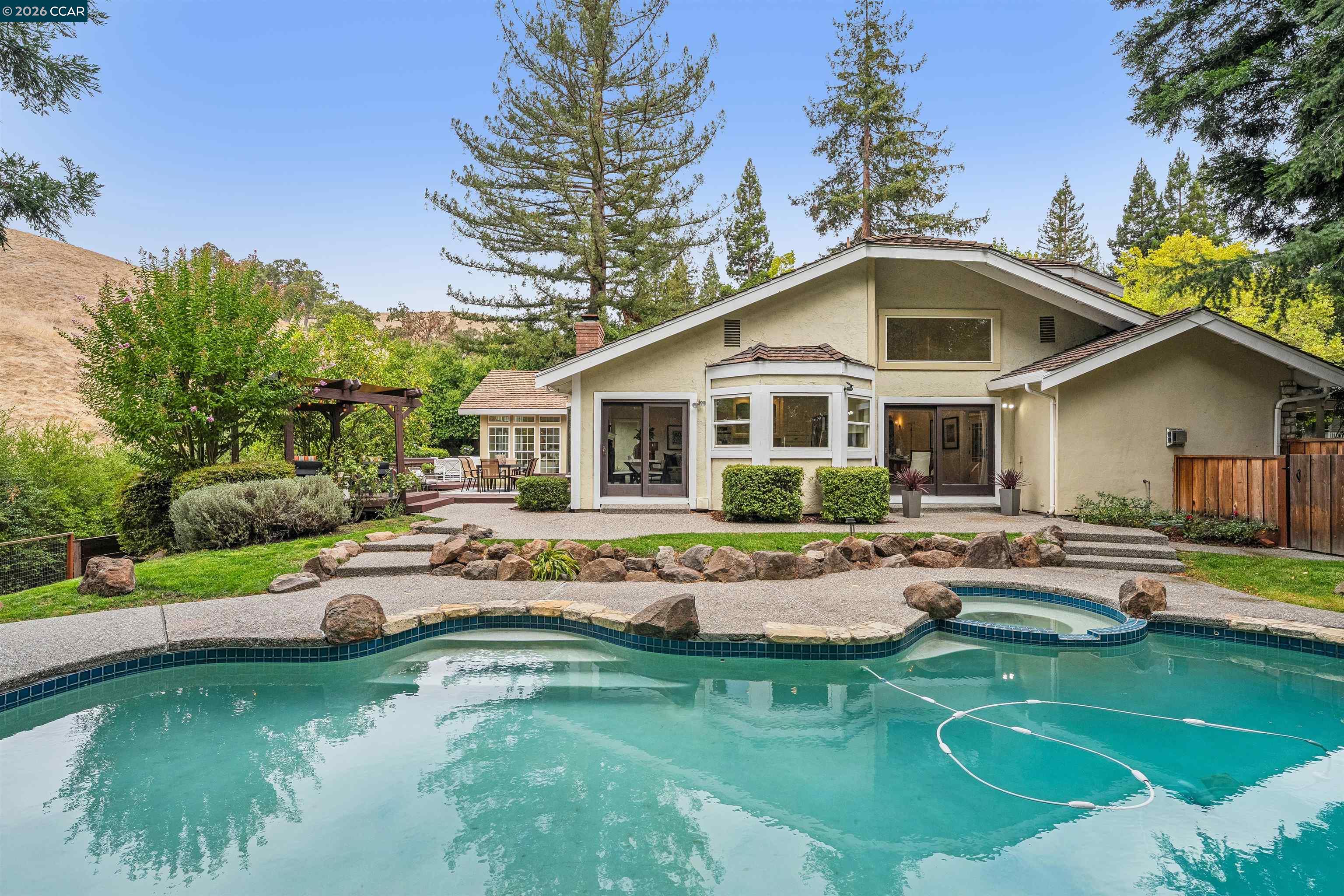 2175 Canyon Oak Ln