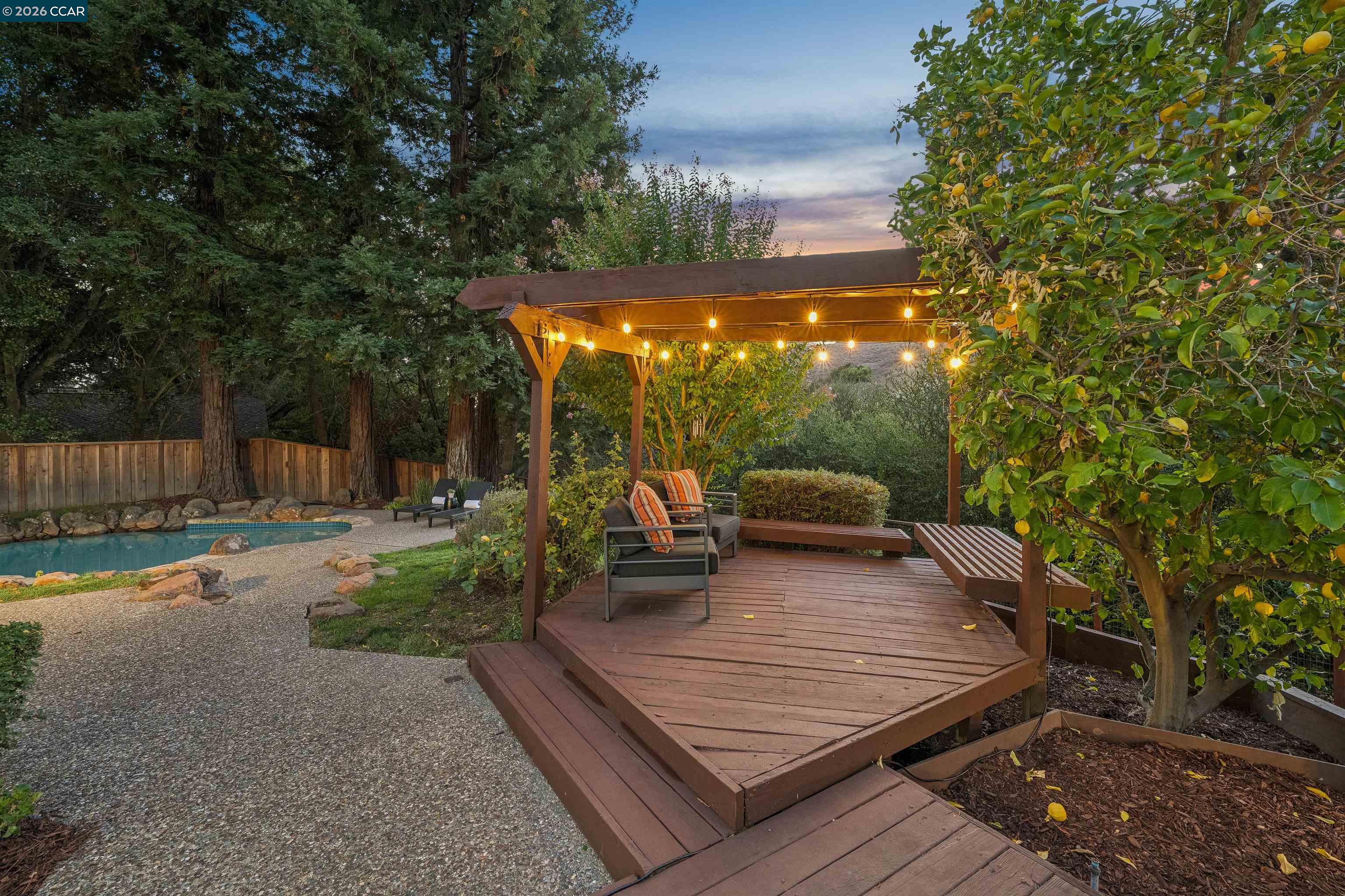 2175 Canyon Oak Ln