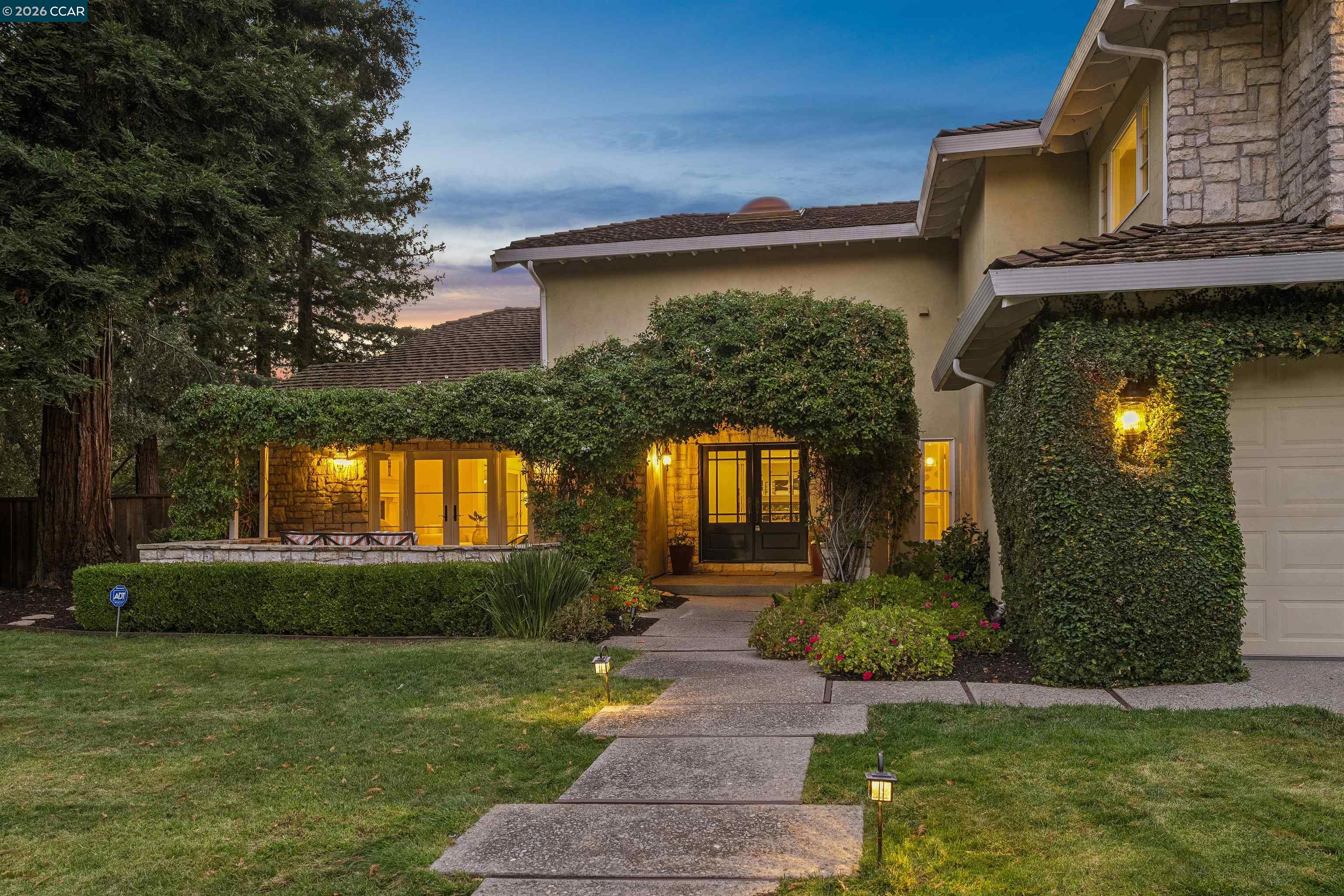 2175 Canyon Oak Ln